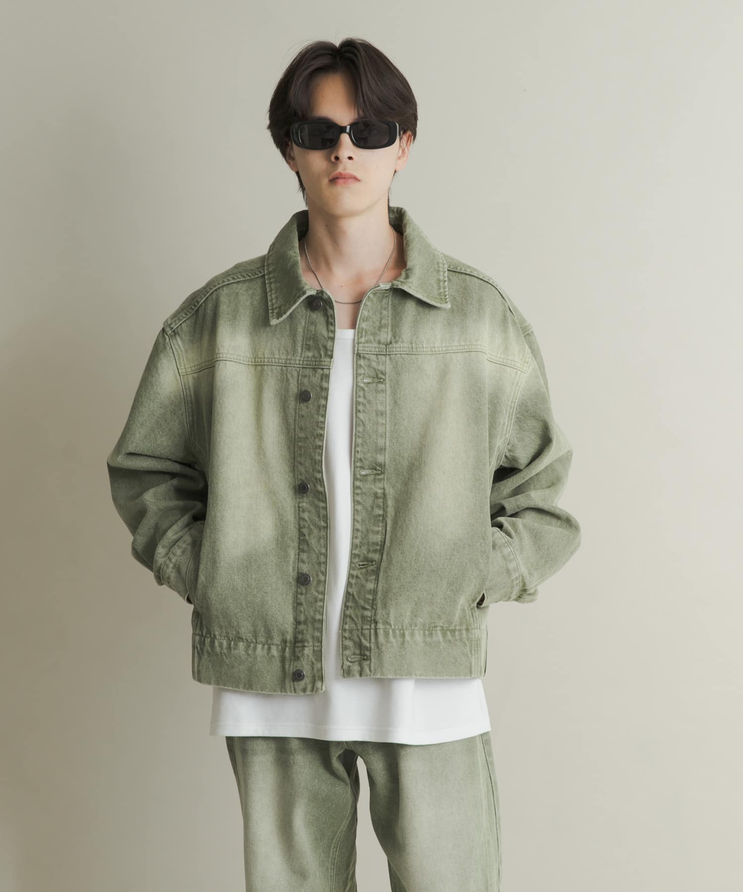 GREEN