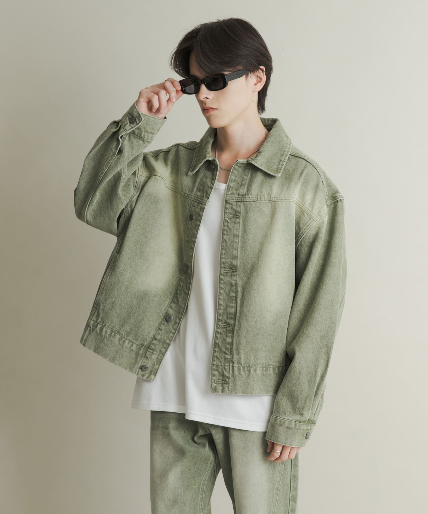 GREEN