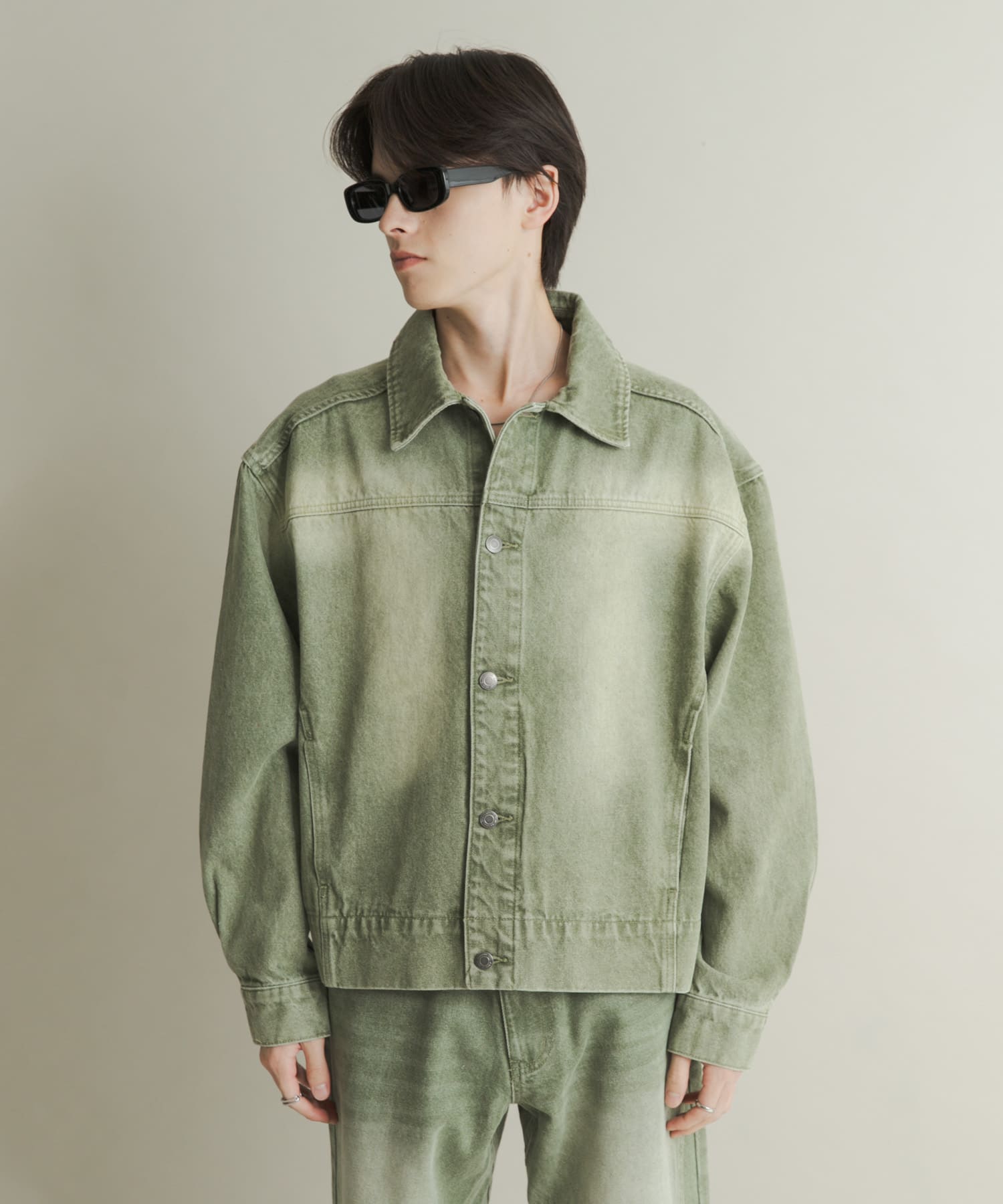 GREEN