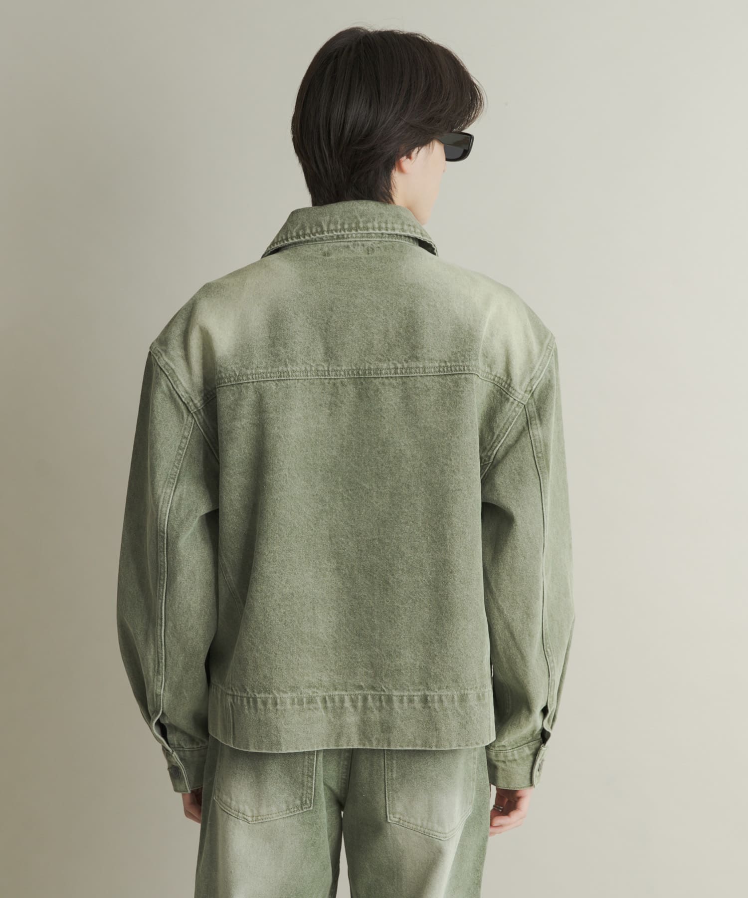 GREEN