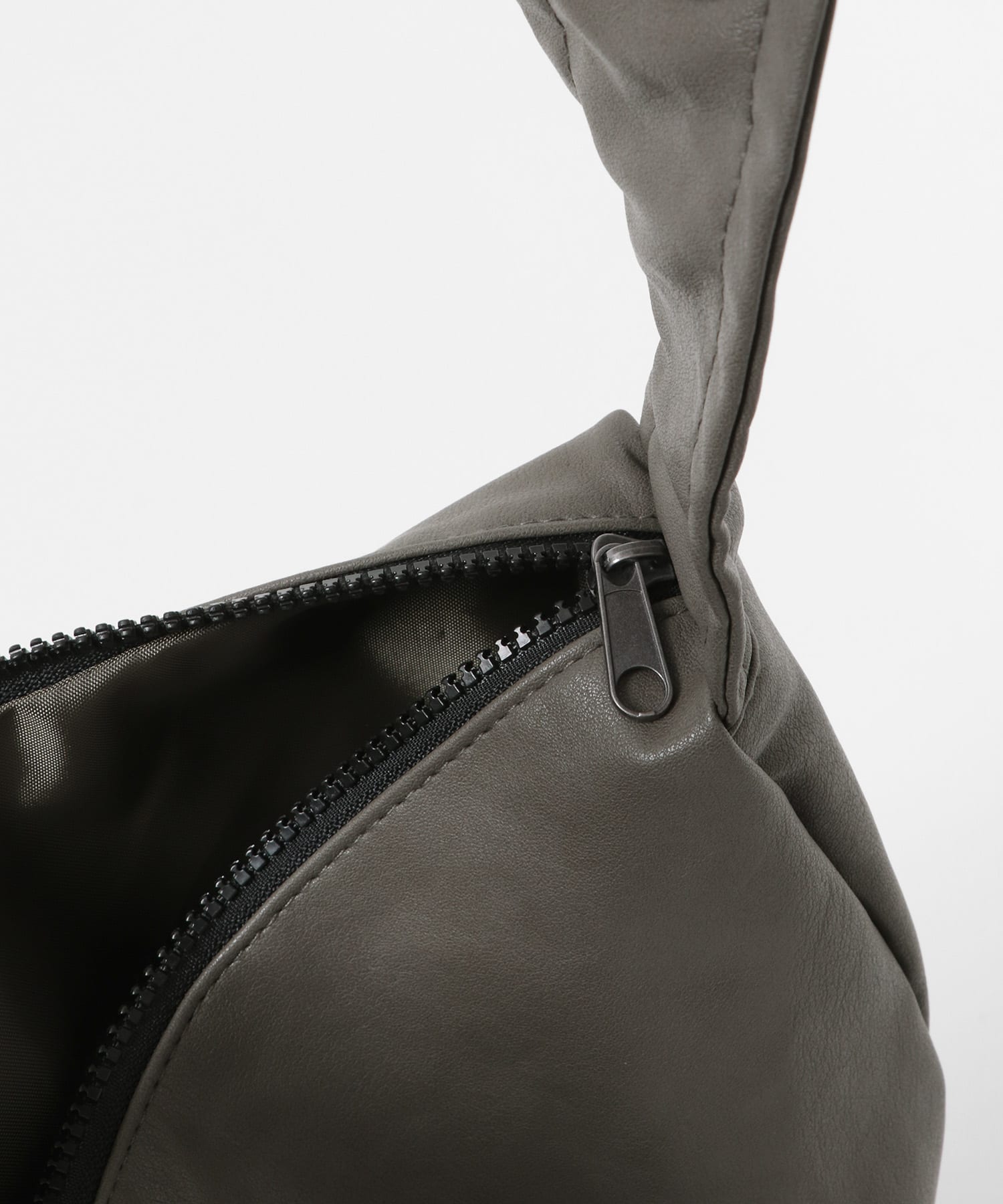 コクーンショルダーバッグ KHAKI one