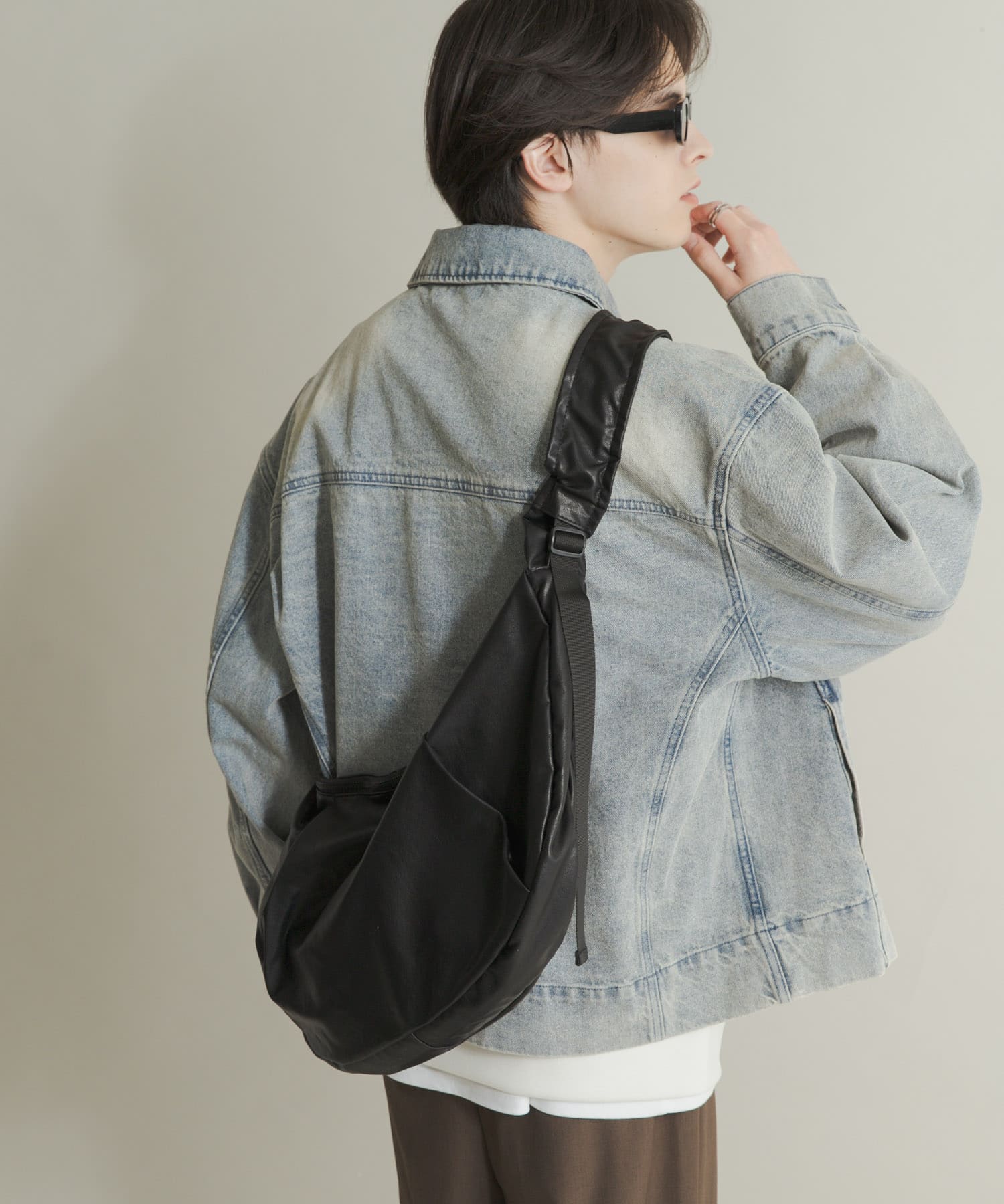 コクーンショルダーバッグ BLACK one