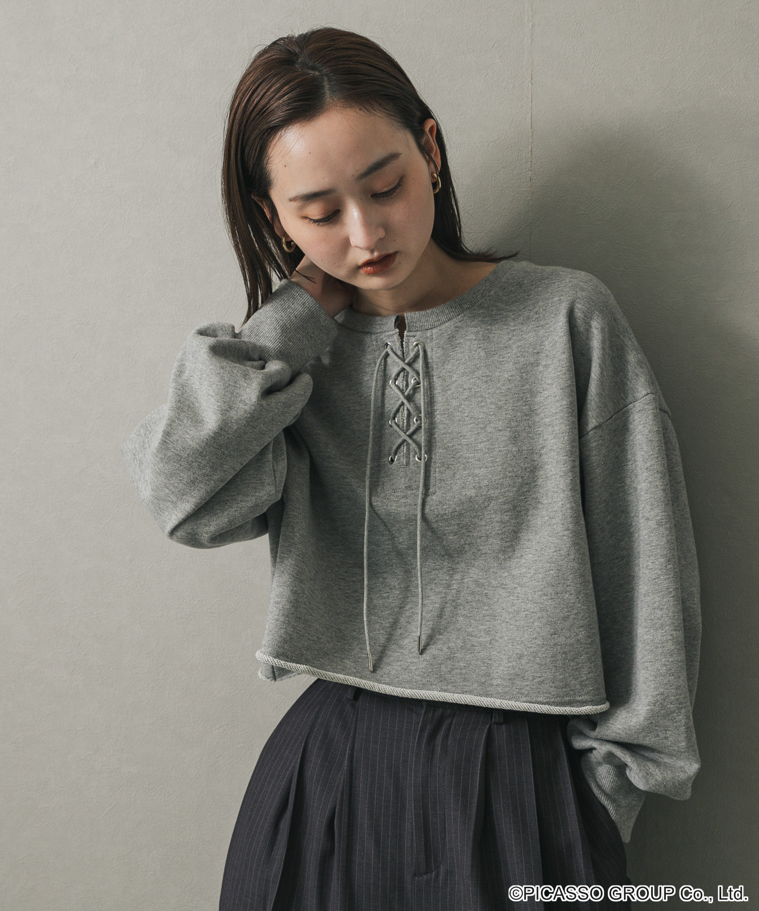 GRAY