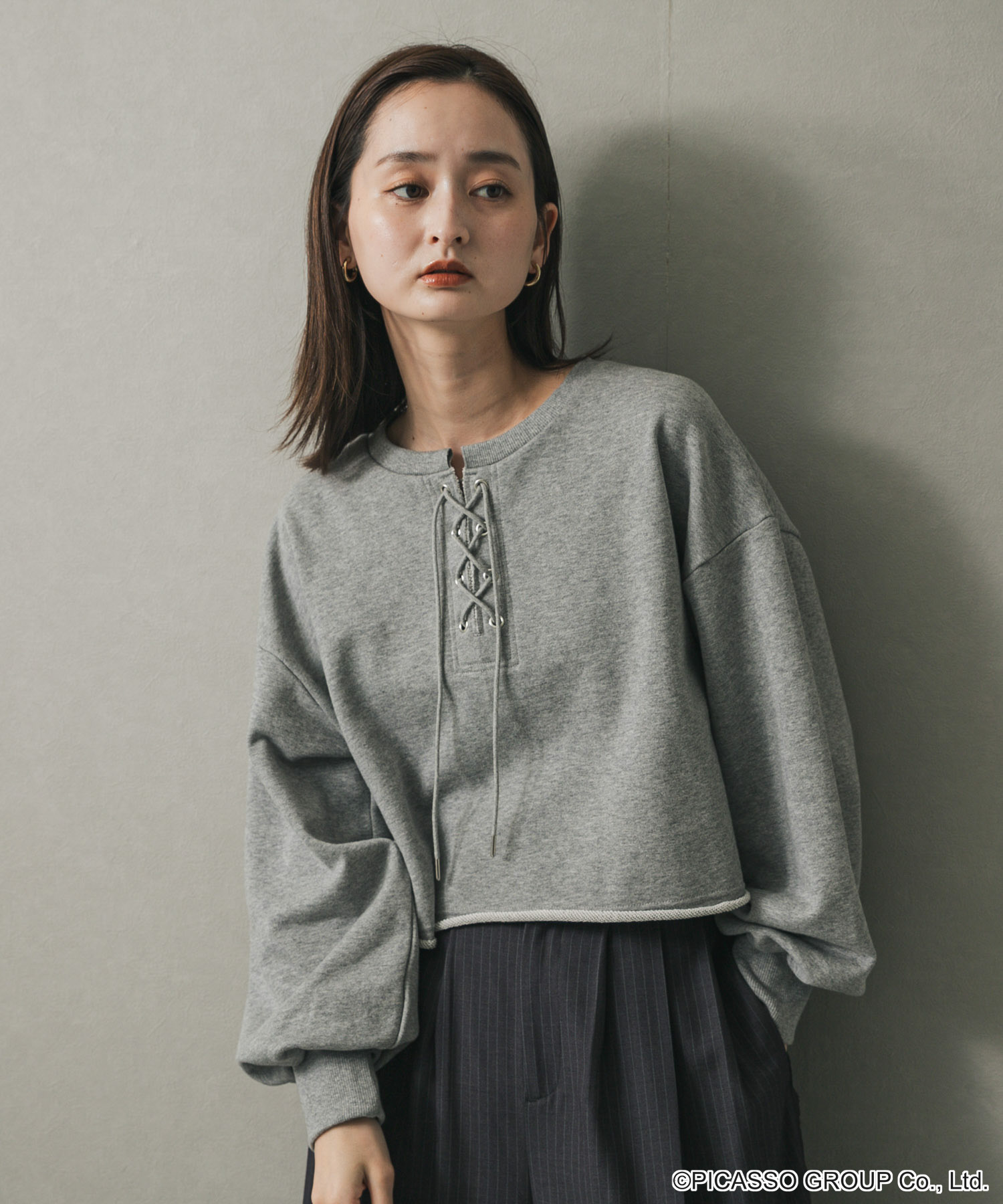 GRAY