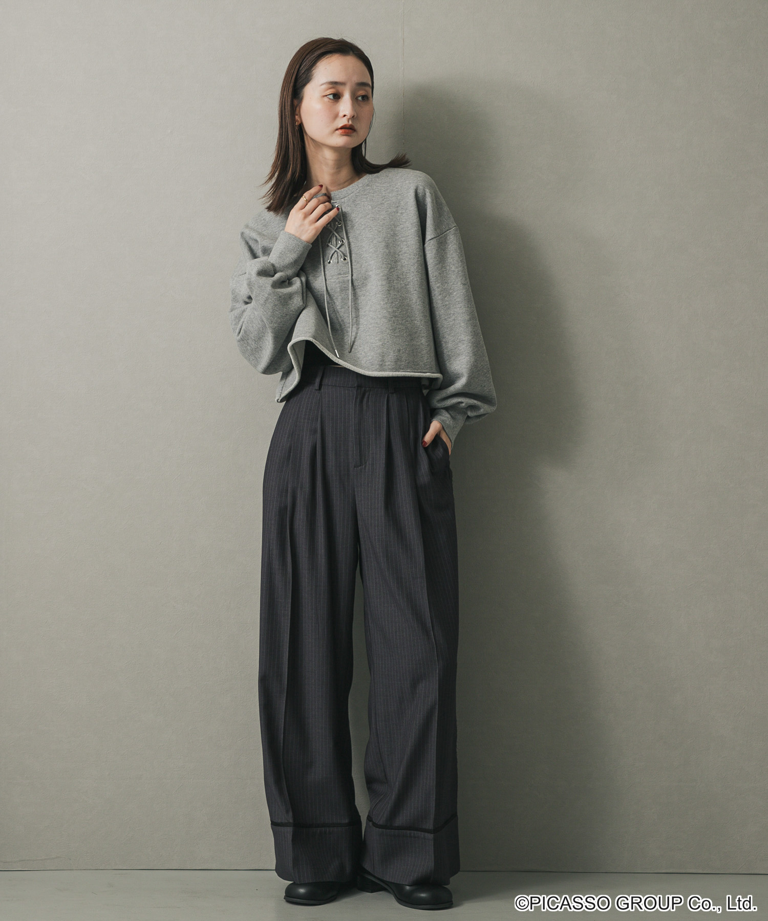 GRAY