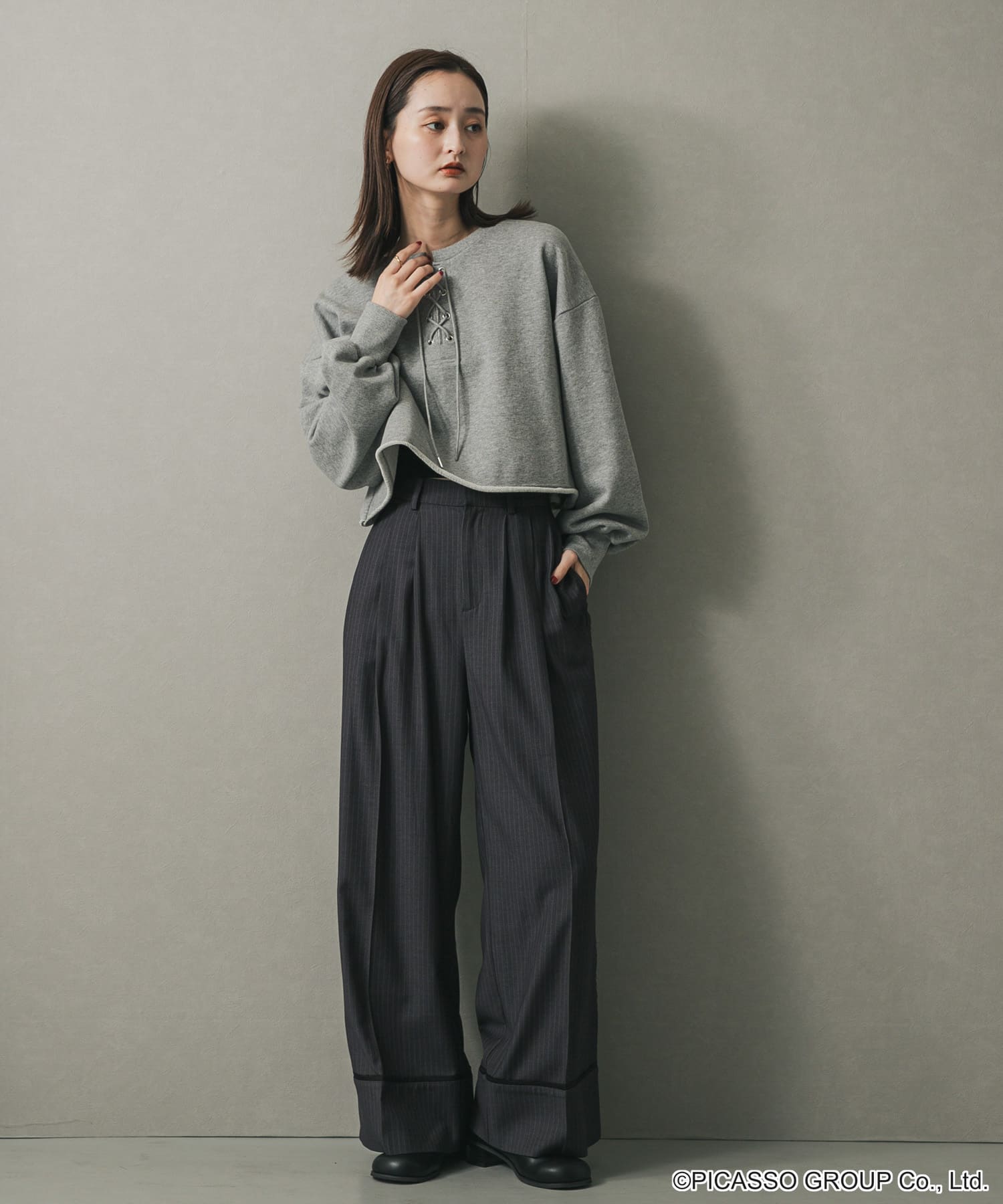 GRAY