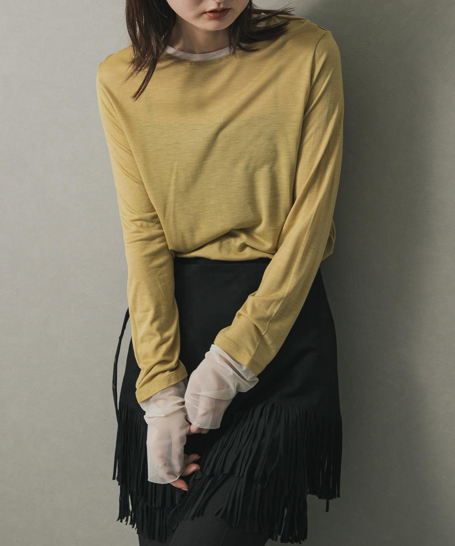YELLOW