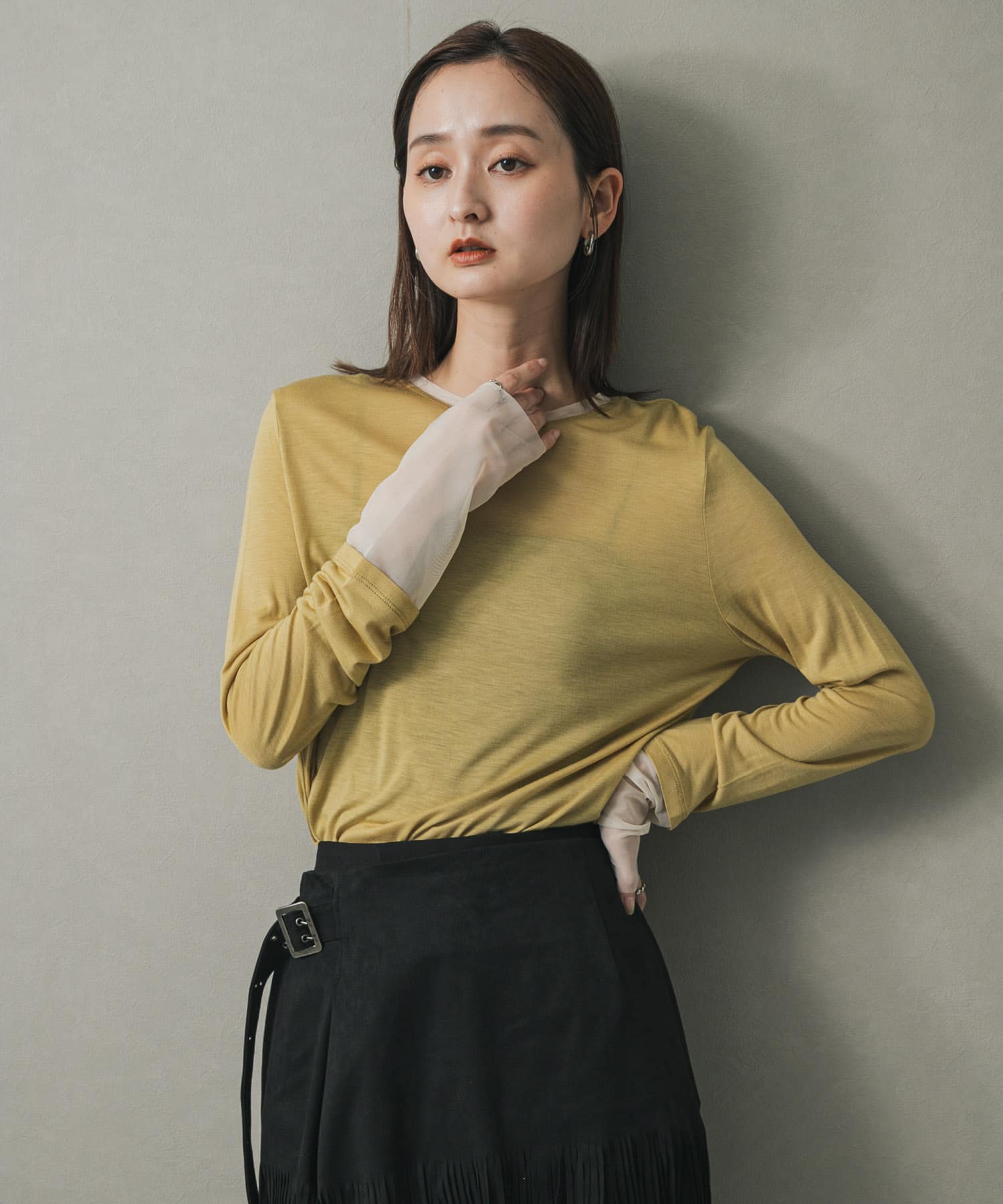 YELLOW