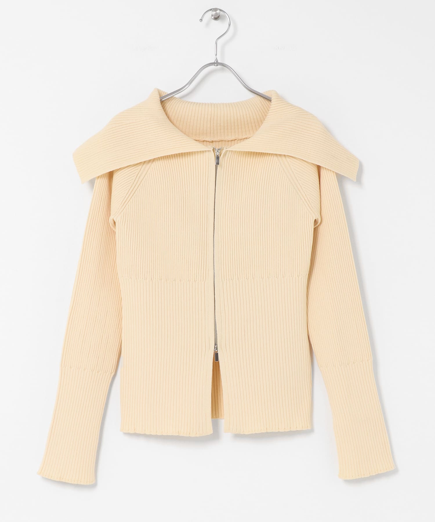 Y.BEIGE