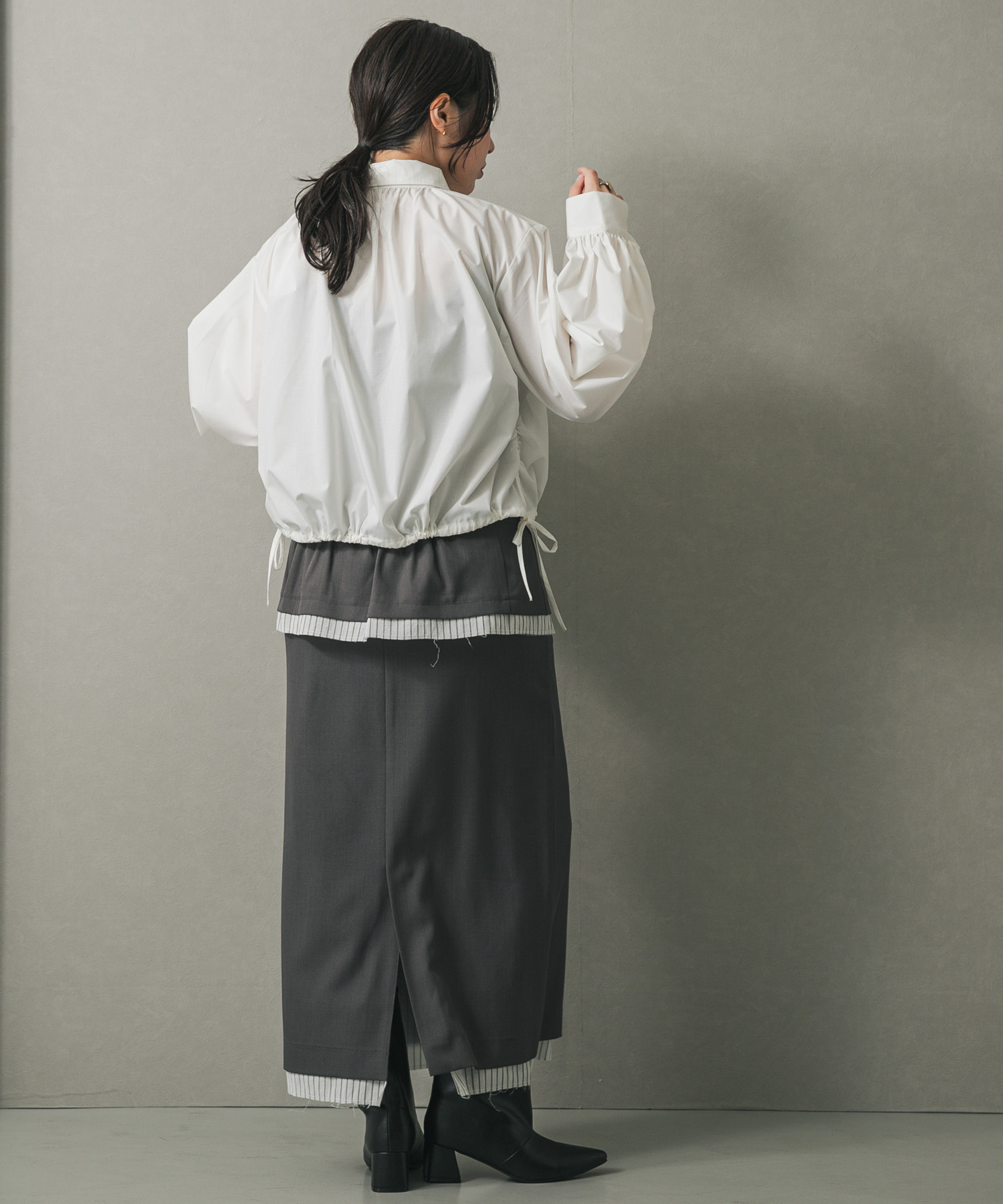 OFF WHITE