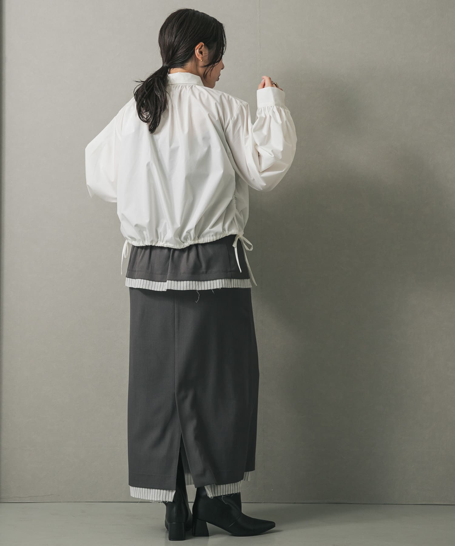 OFF WHITE