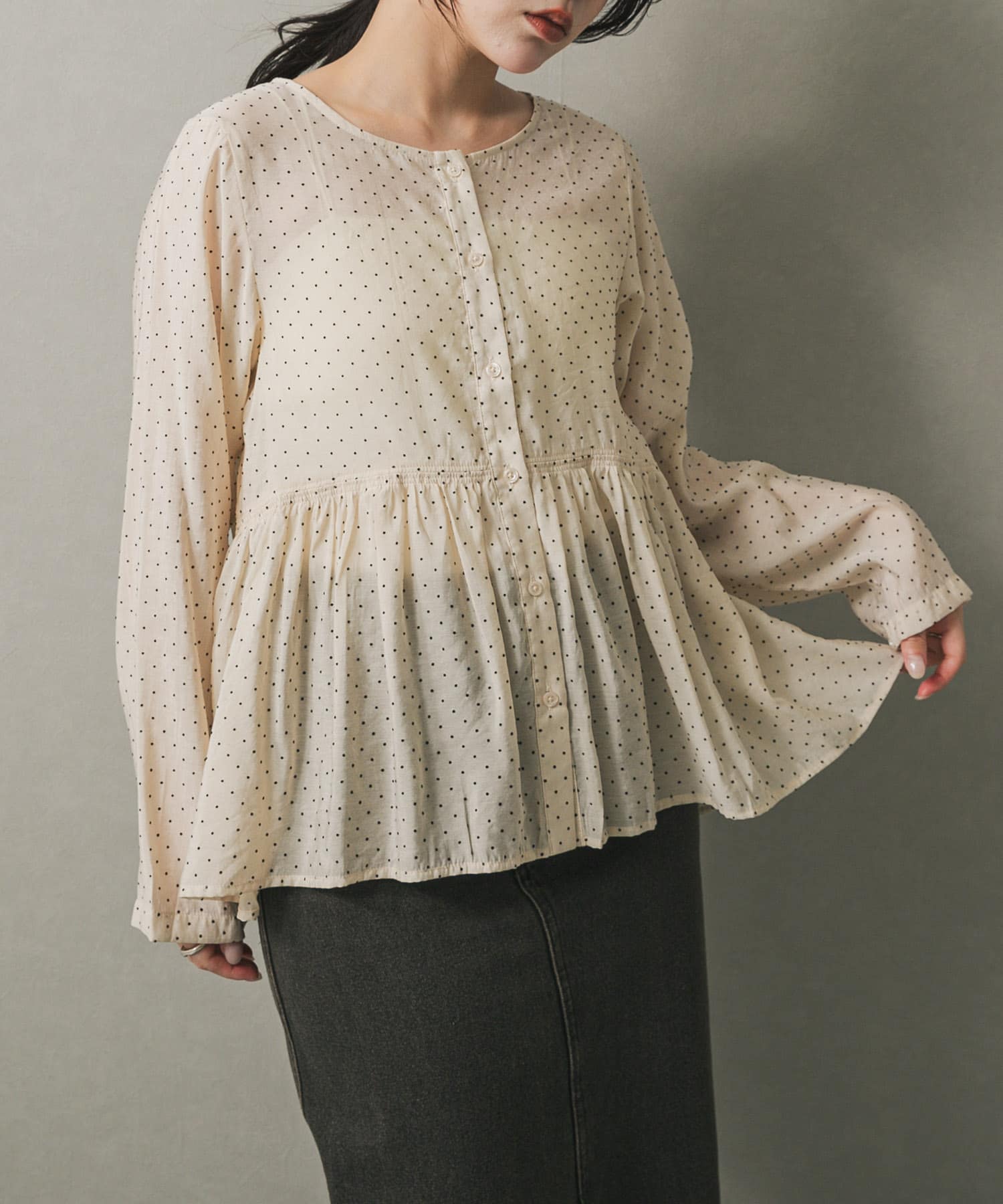 フロッキードットウエストギャザーブラウス
