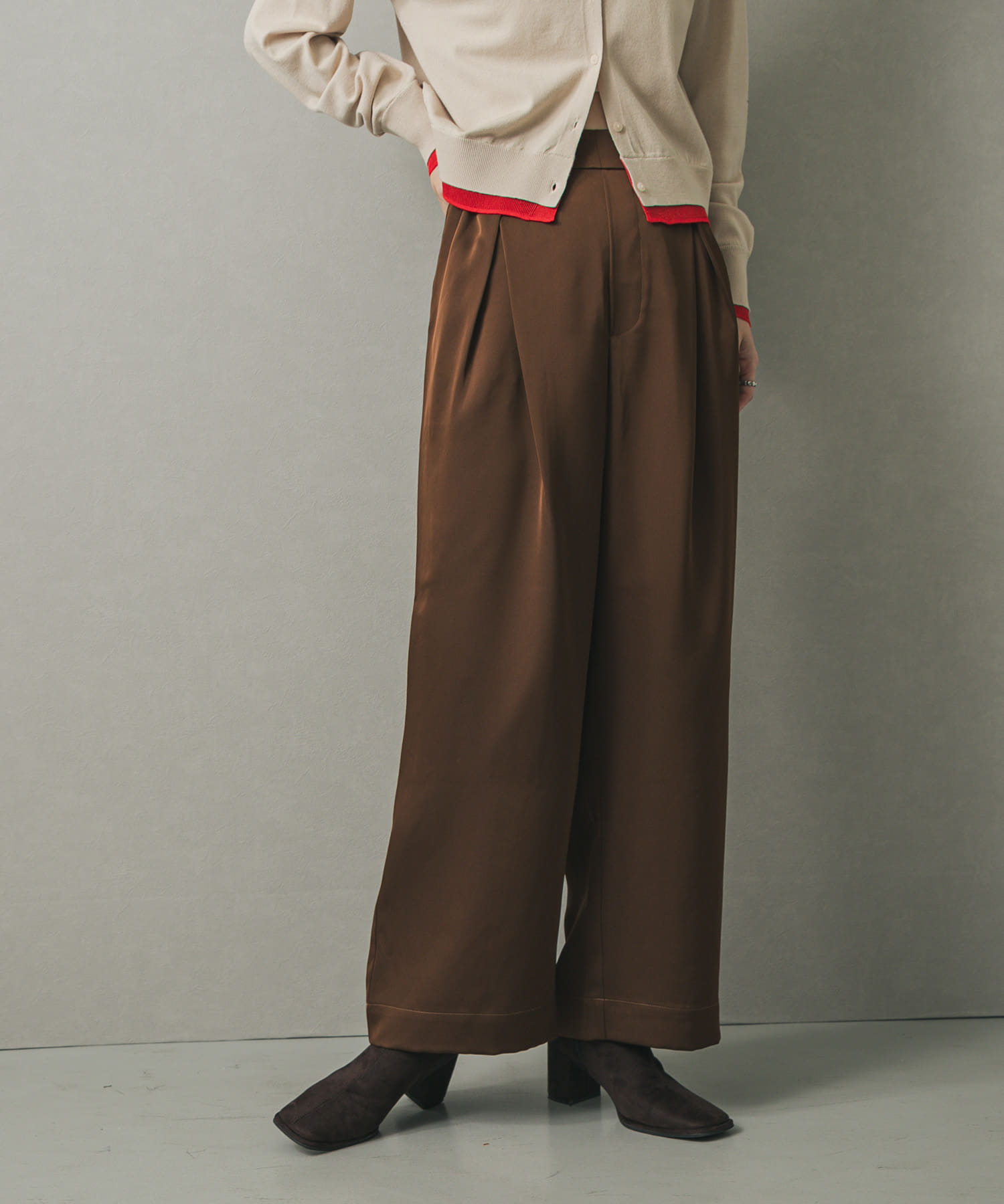 サテンインタックパンツ