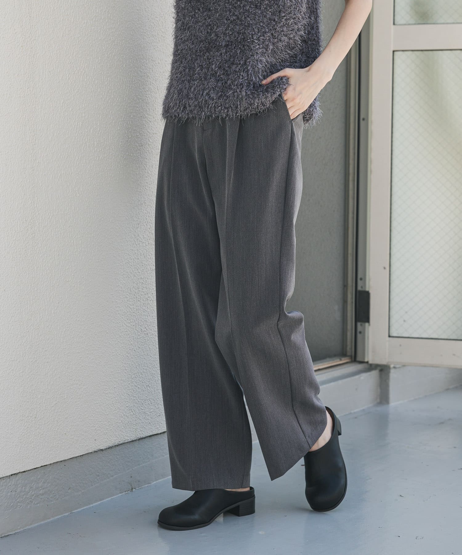 GRAY