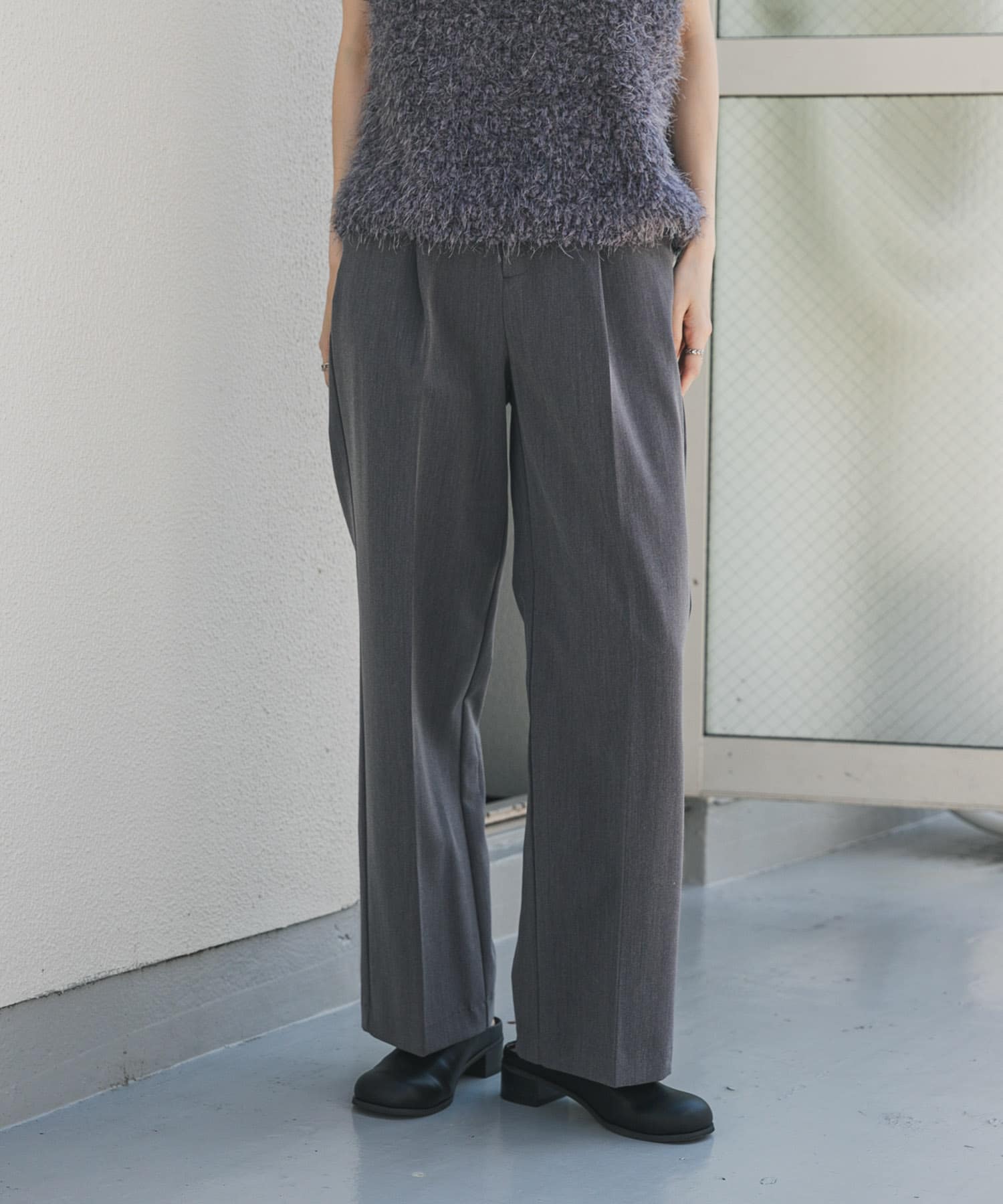 GRAY