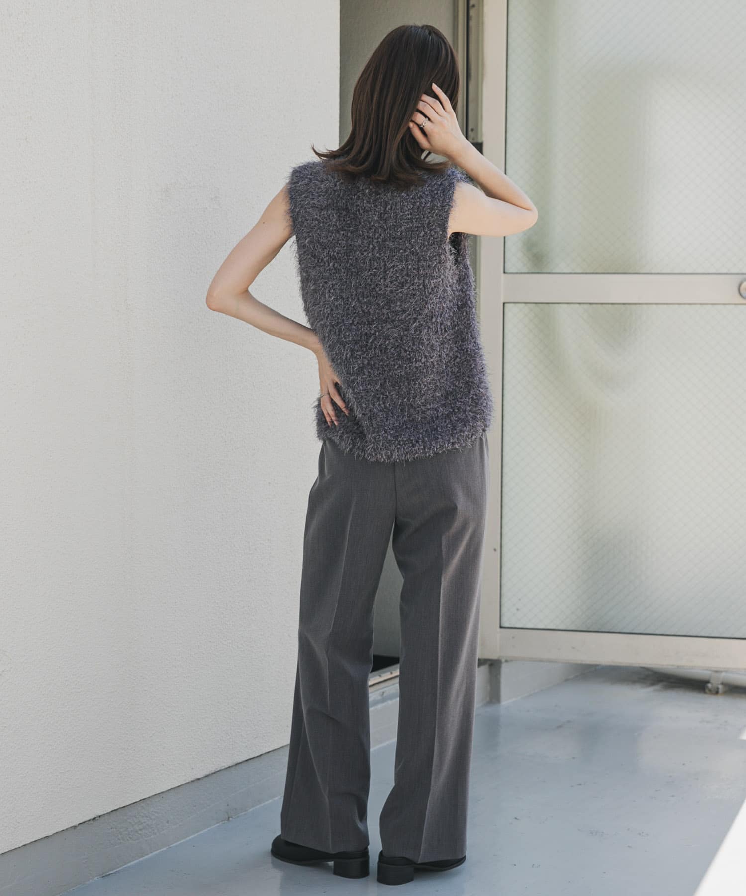 GRAY