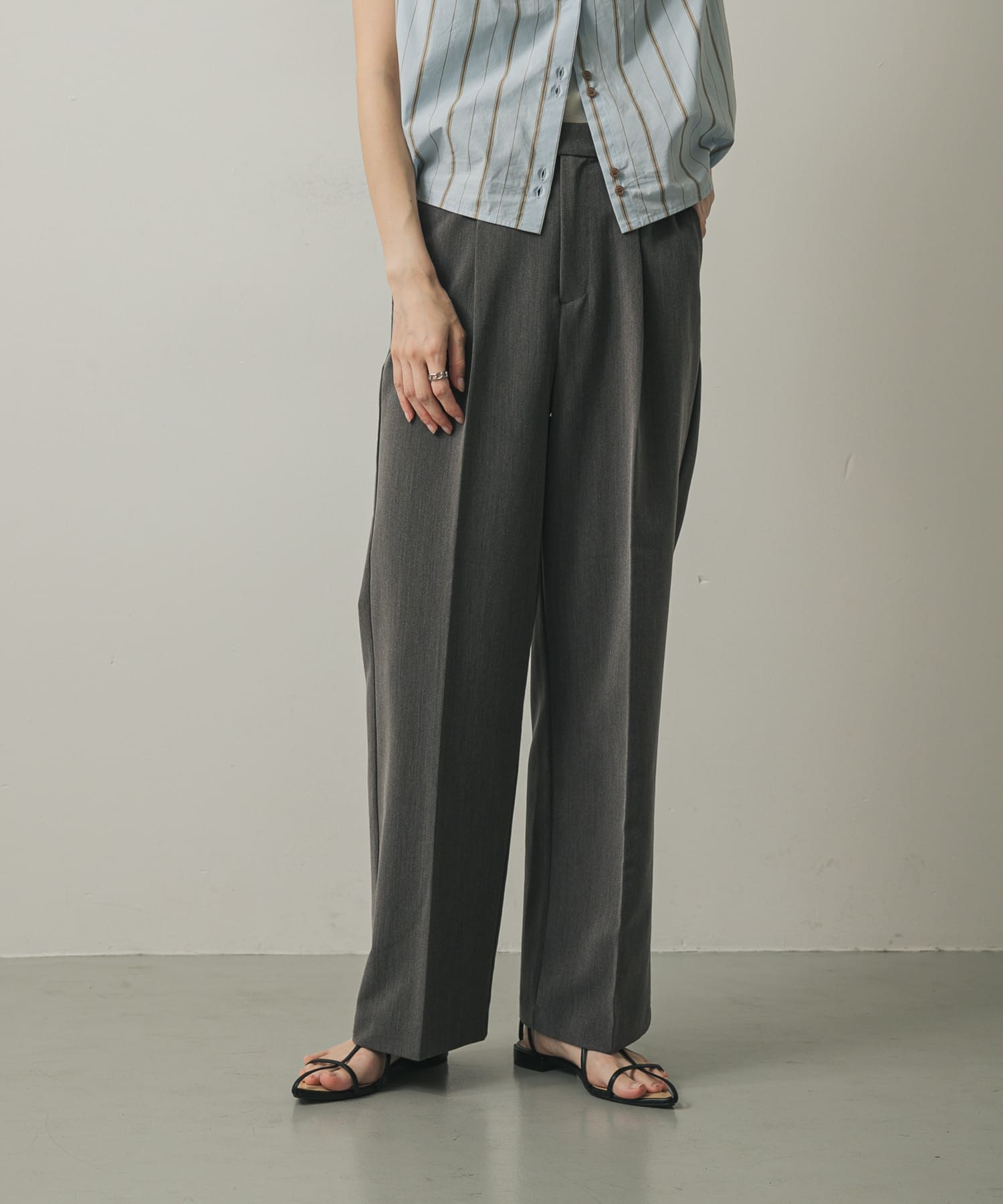GRAY