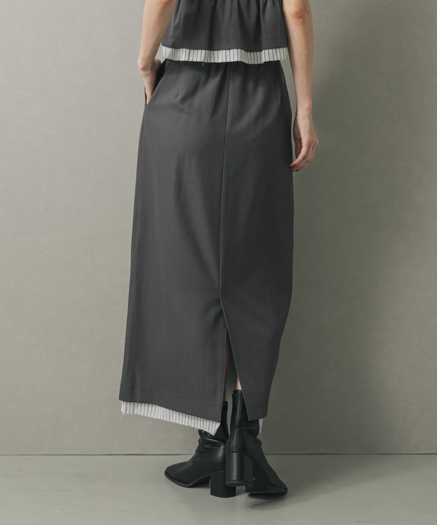 GRAY