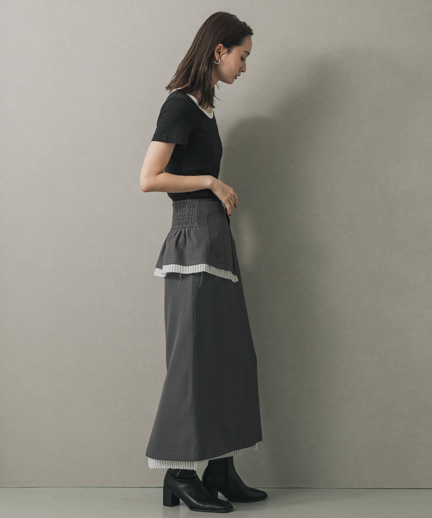 GRAY