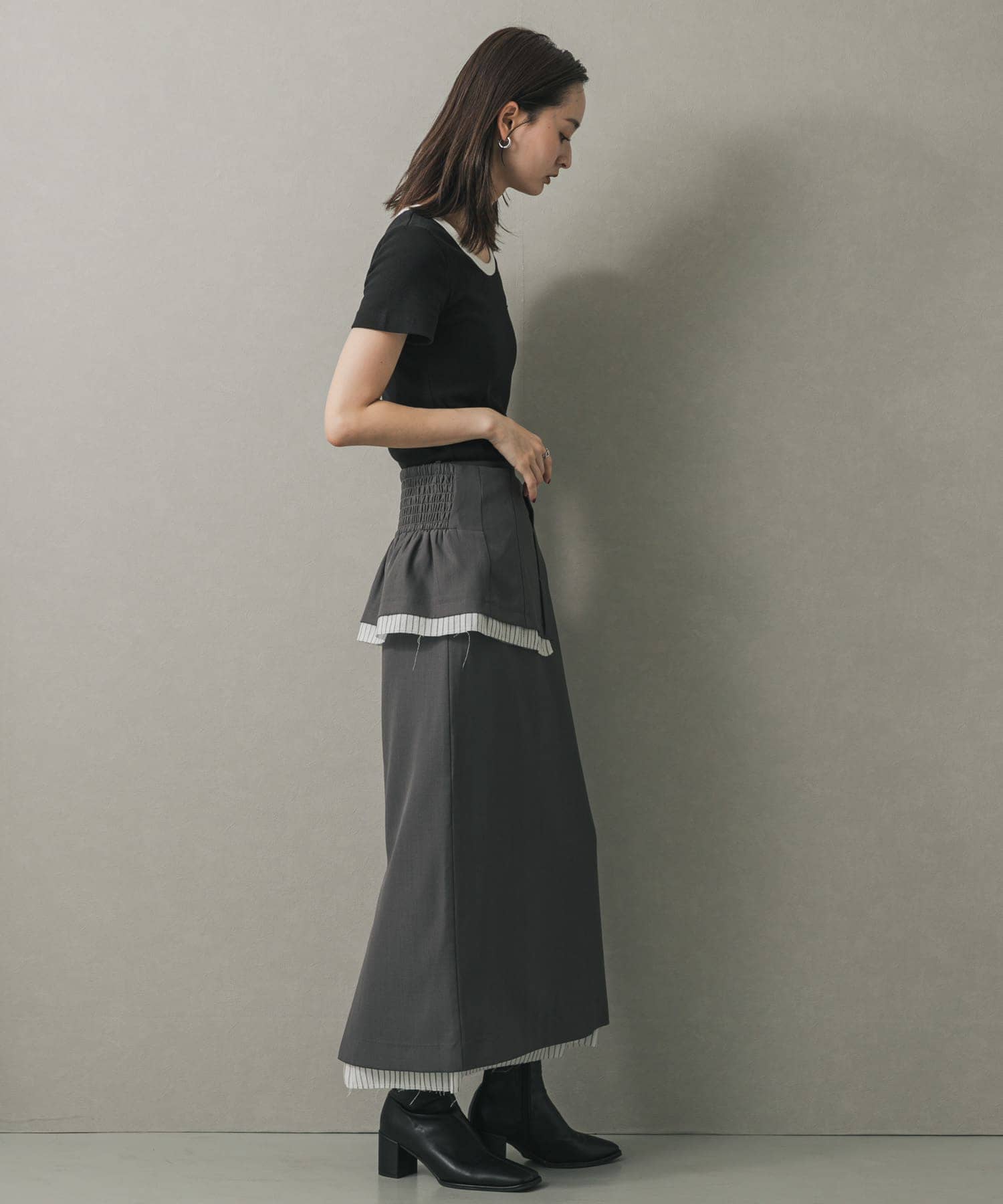 GRAY