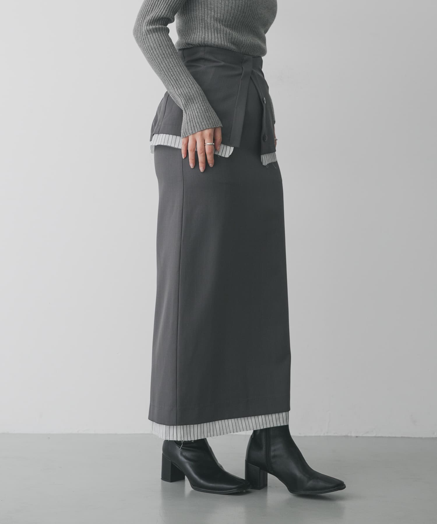 GRAY