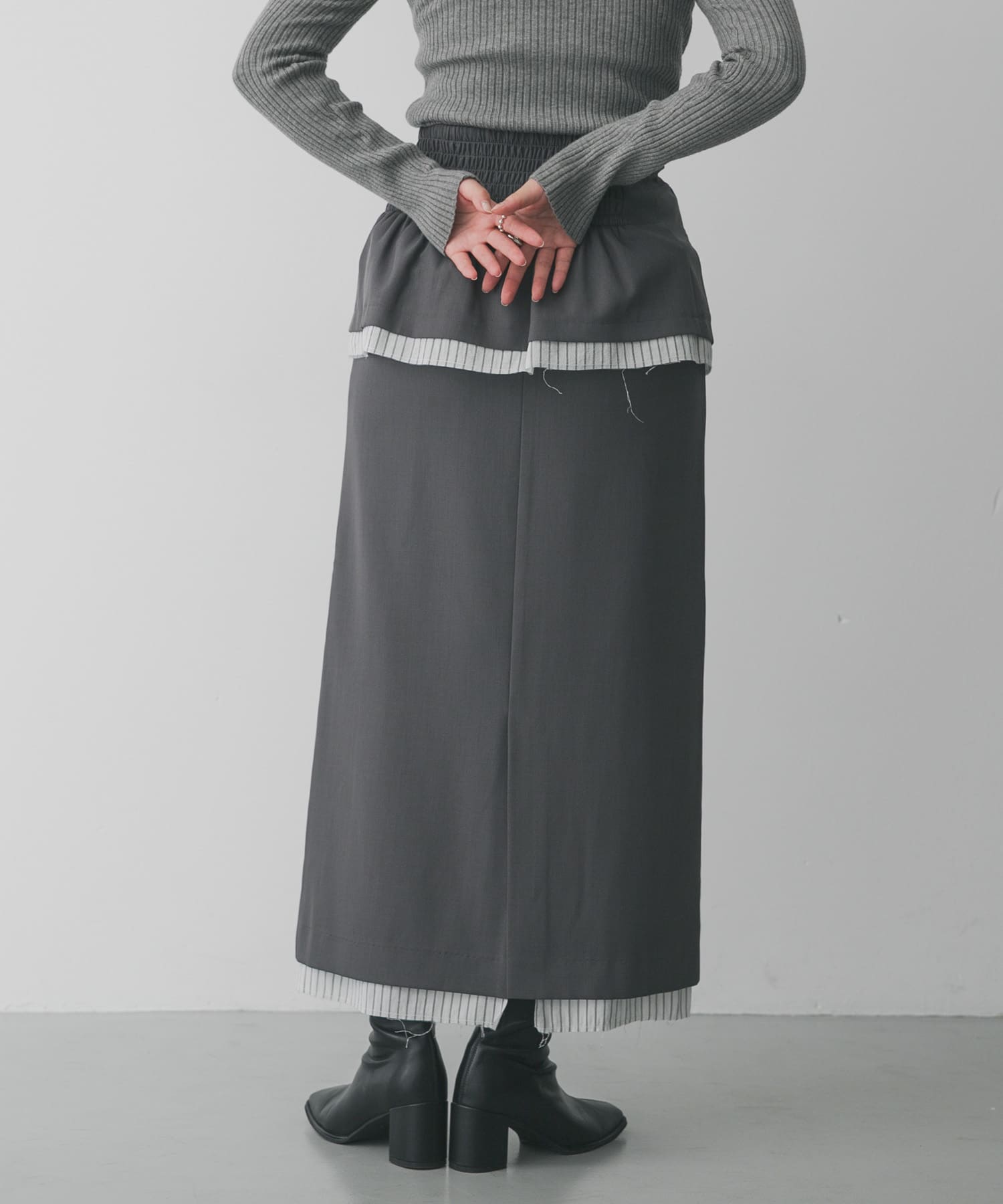 GRAY