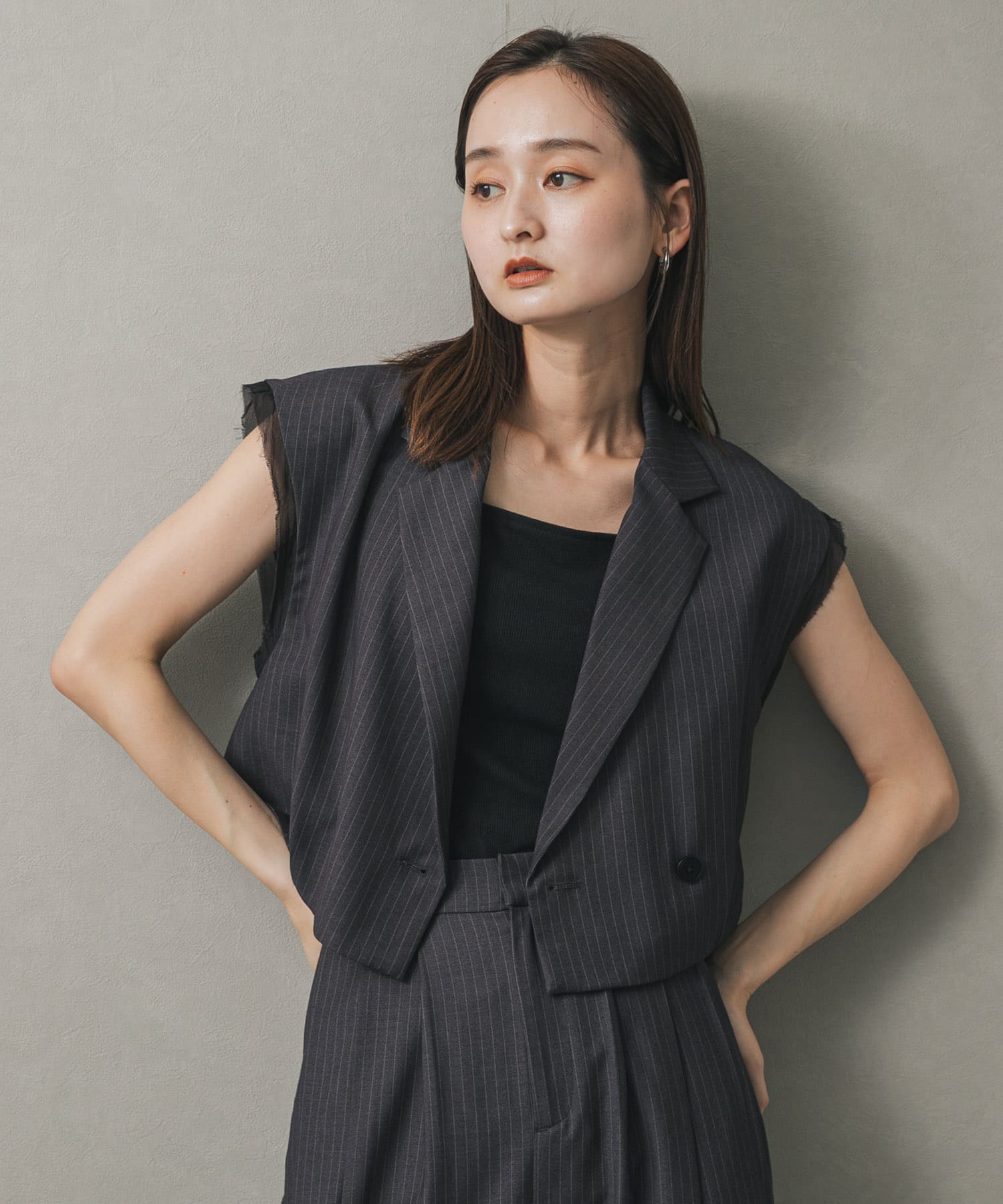 GRY×WHT
