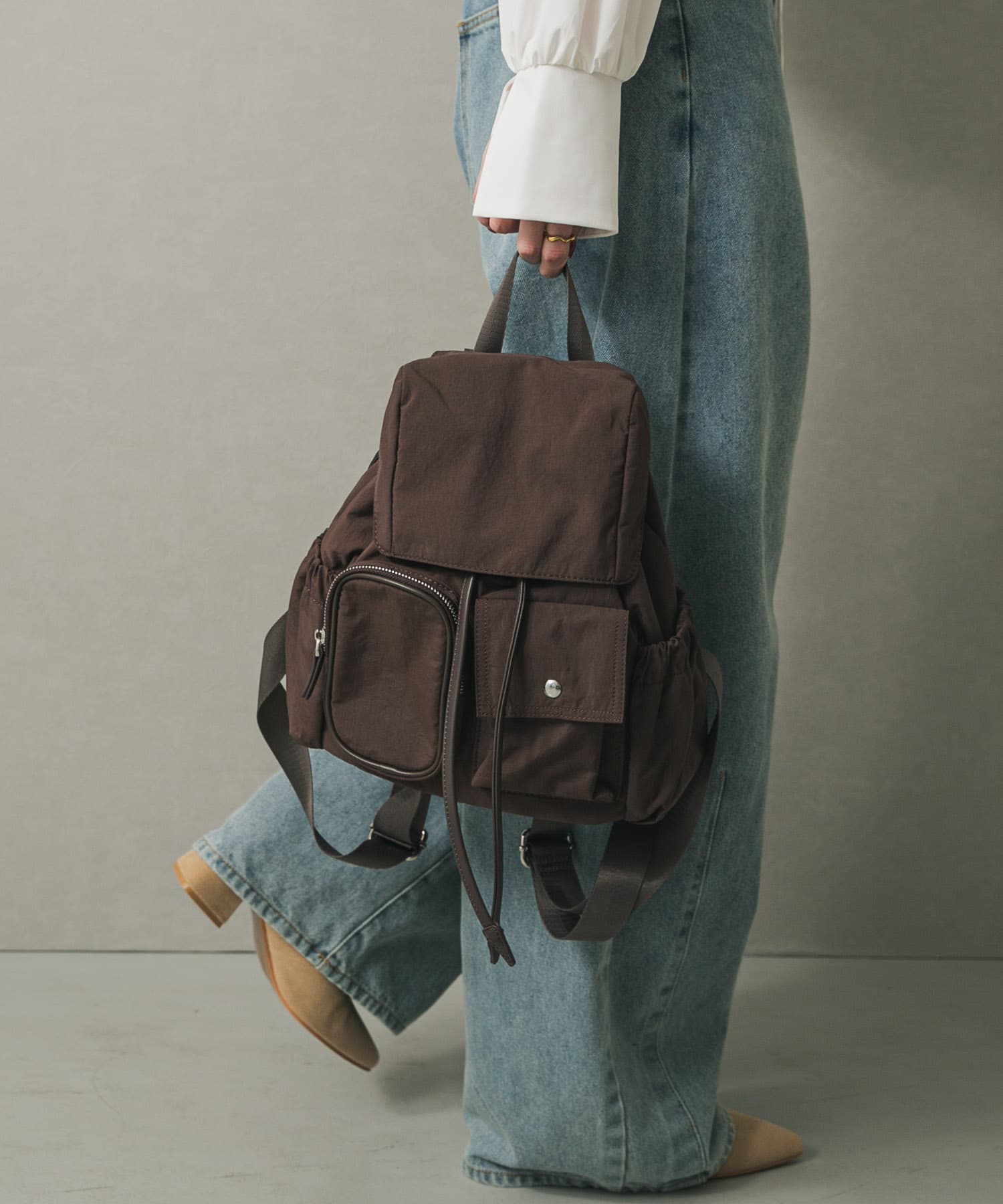 撥水マルチポケットナイロンリュック