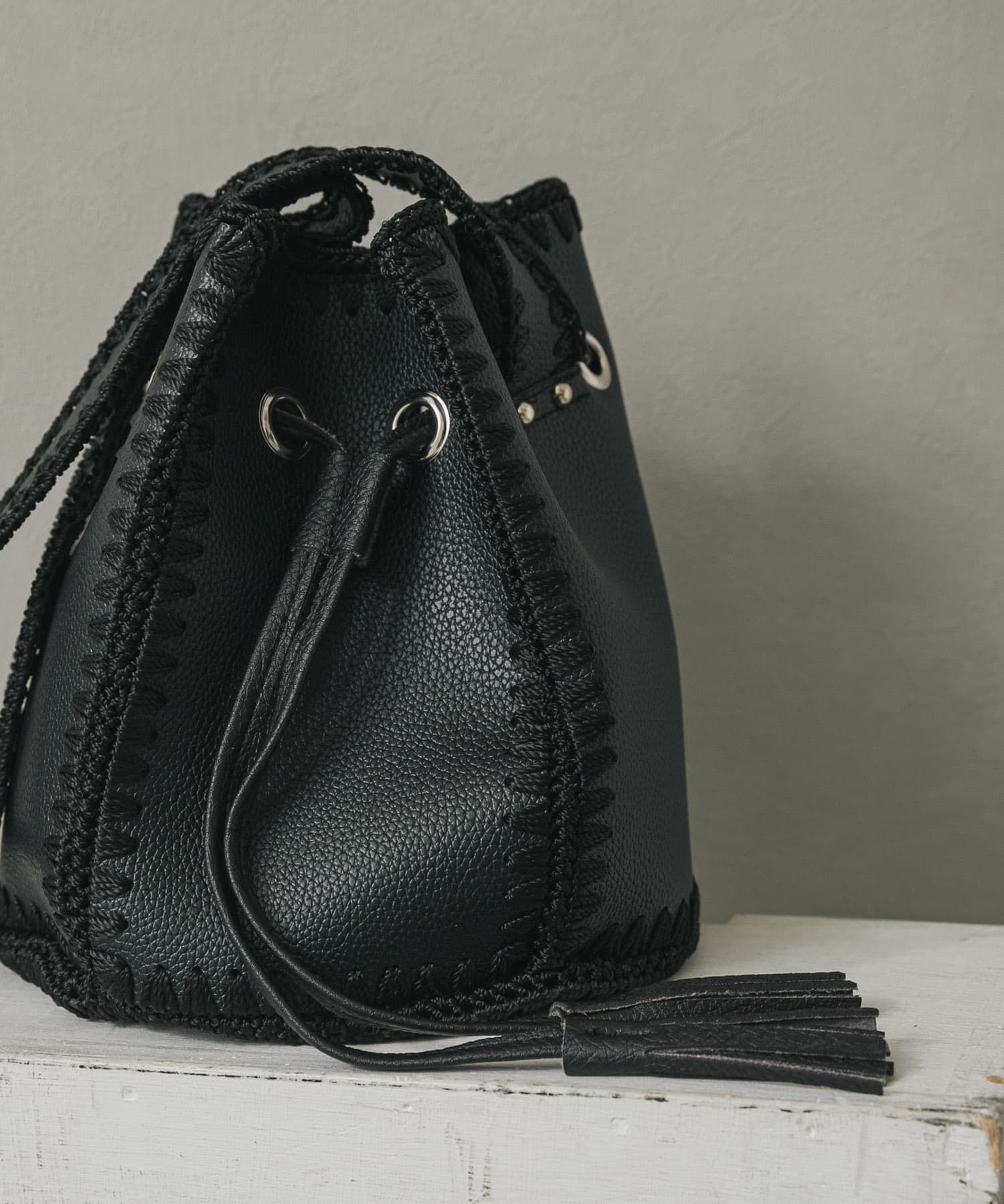 エンブロイダリーキンチャクバッグ BLACK one