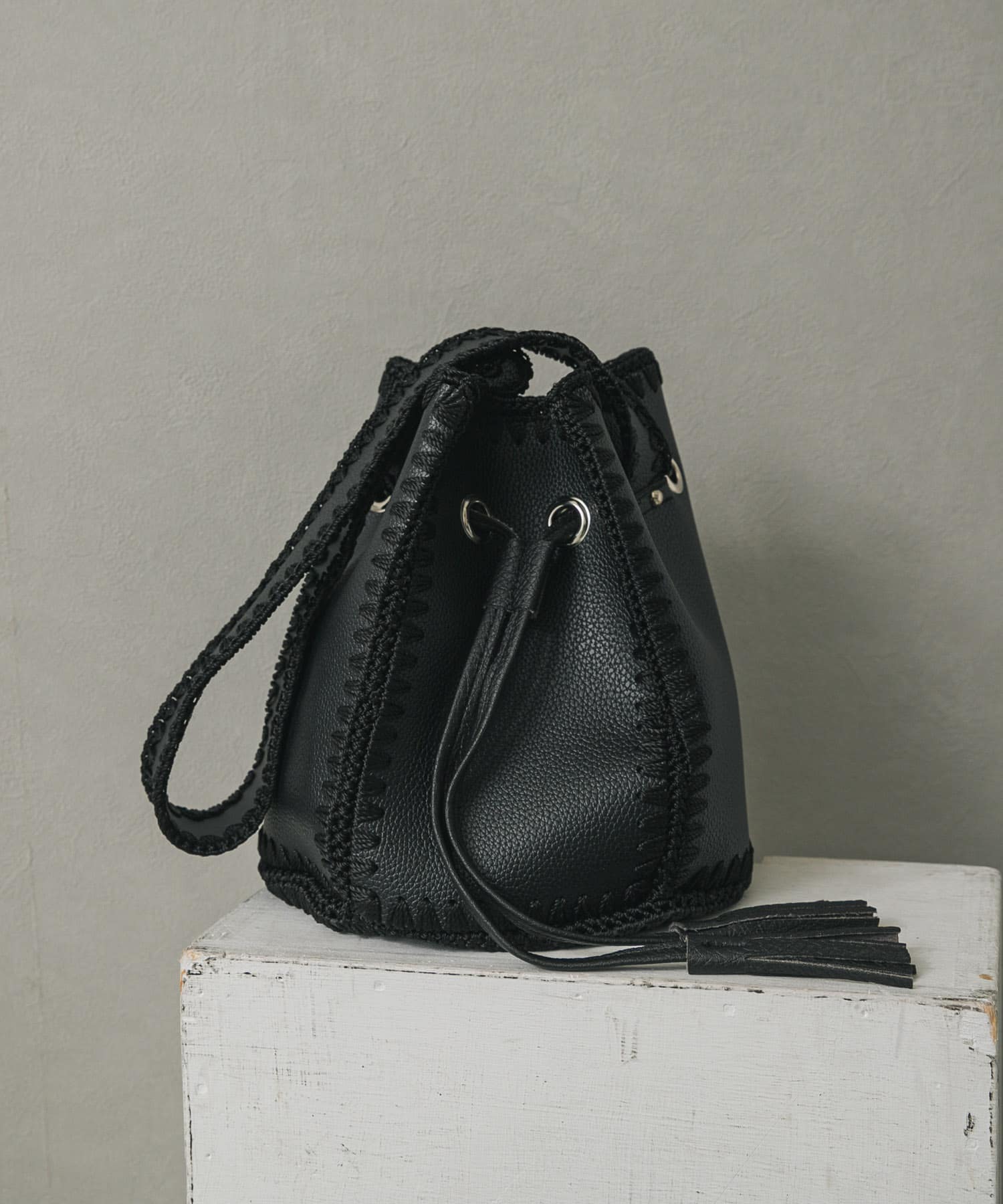エンブロイダリーキンチャクバッグ BLACK one
