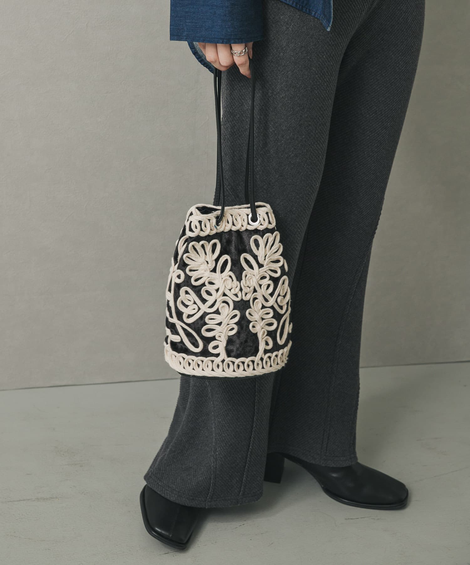 コードシシュウベロアバッグ