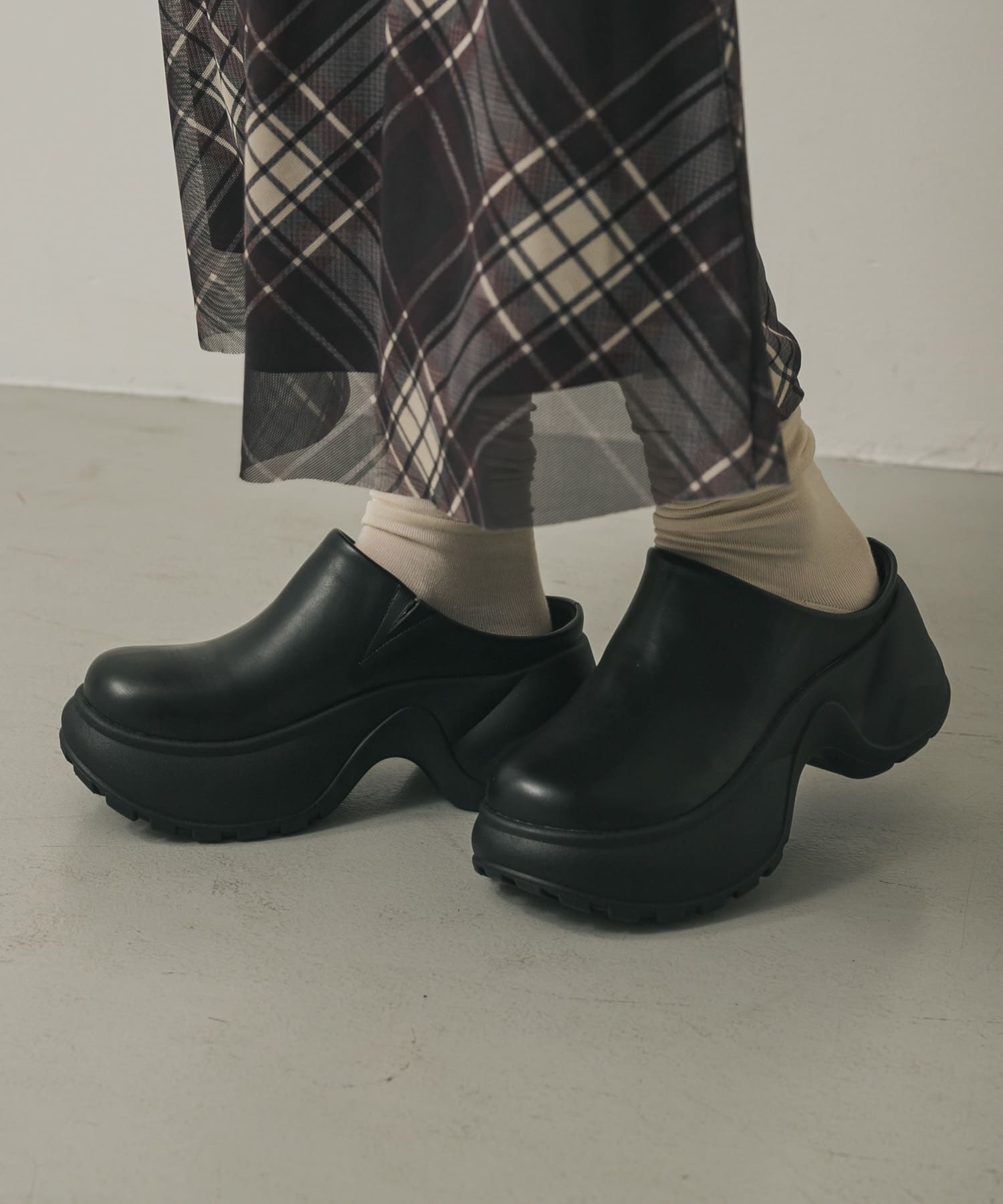 ボリュームソールサボサンダル