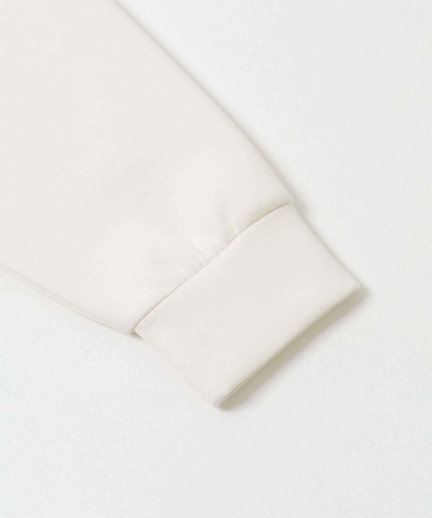 ダンボールポンチクルーネックスウェット IVORY M