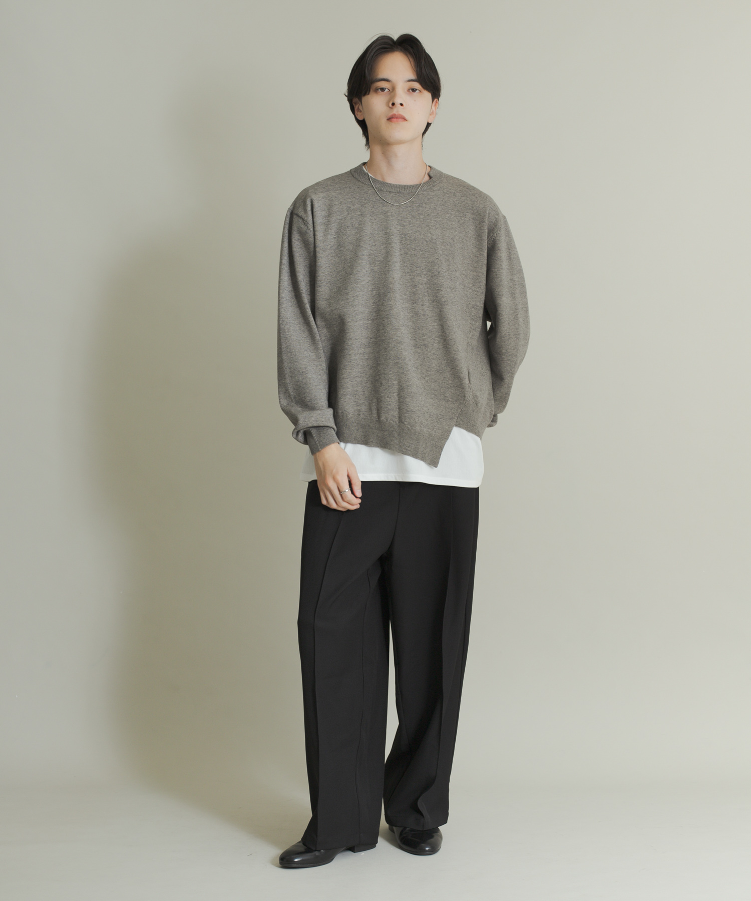 GRAY