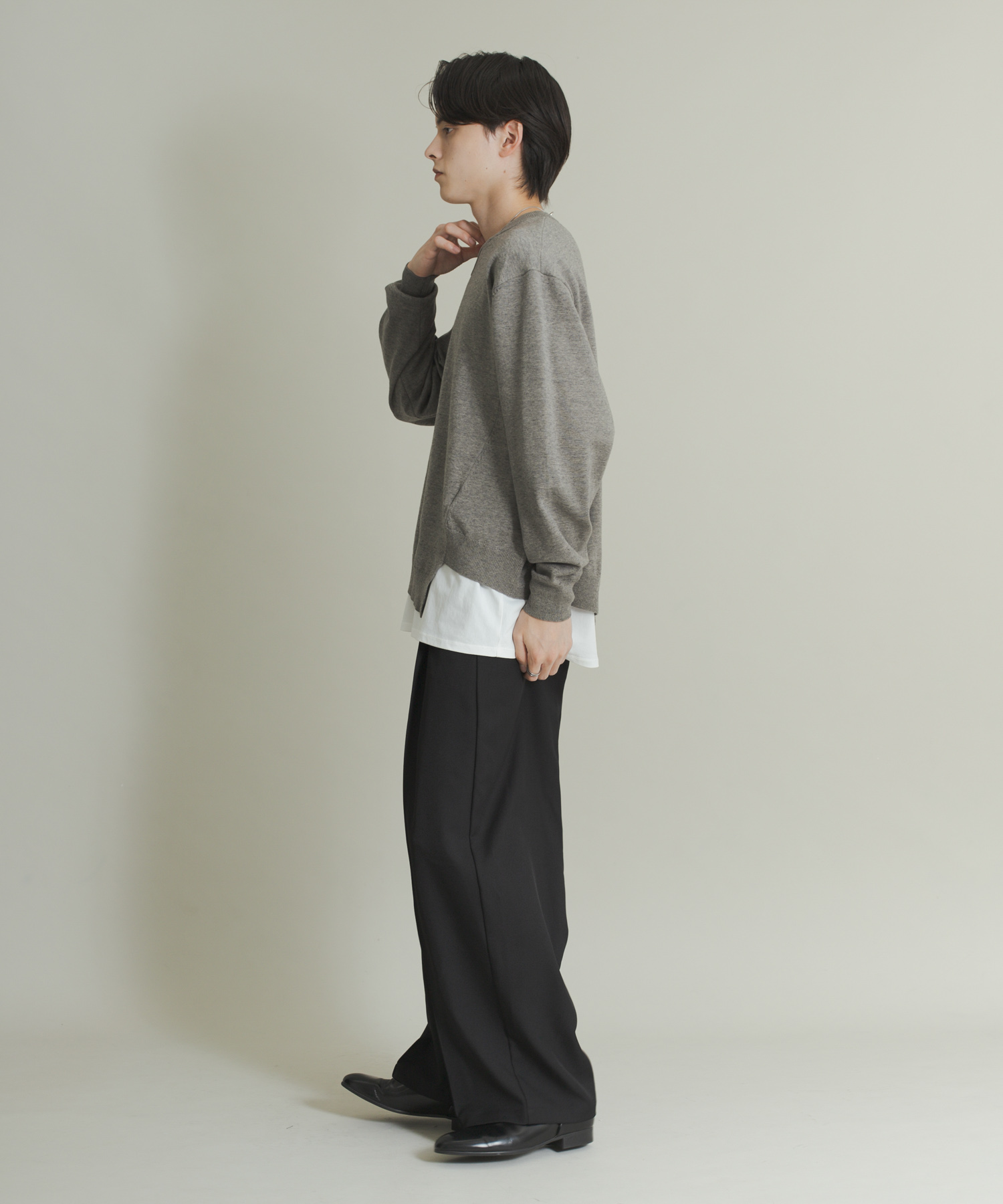 GRAY