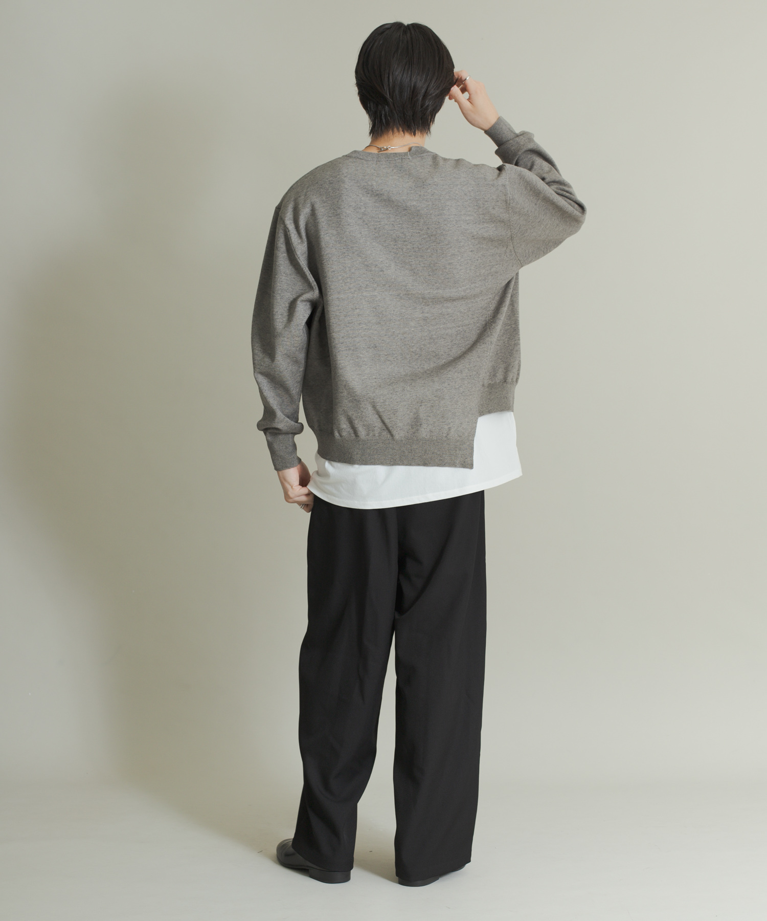 GRAY