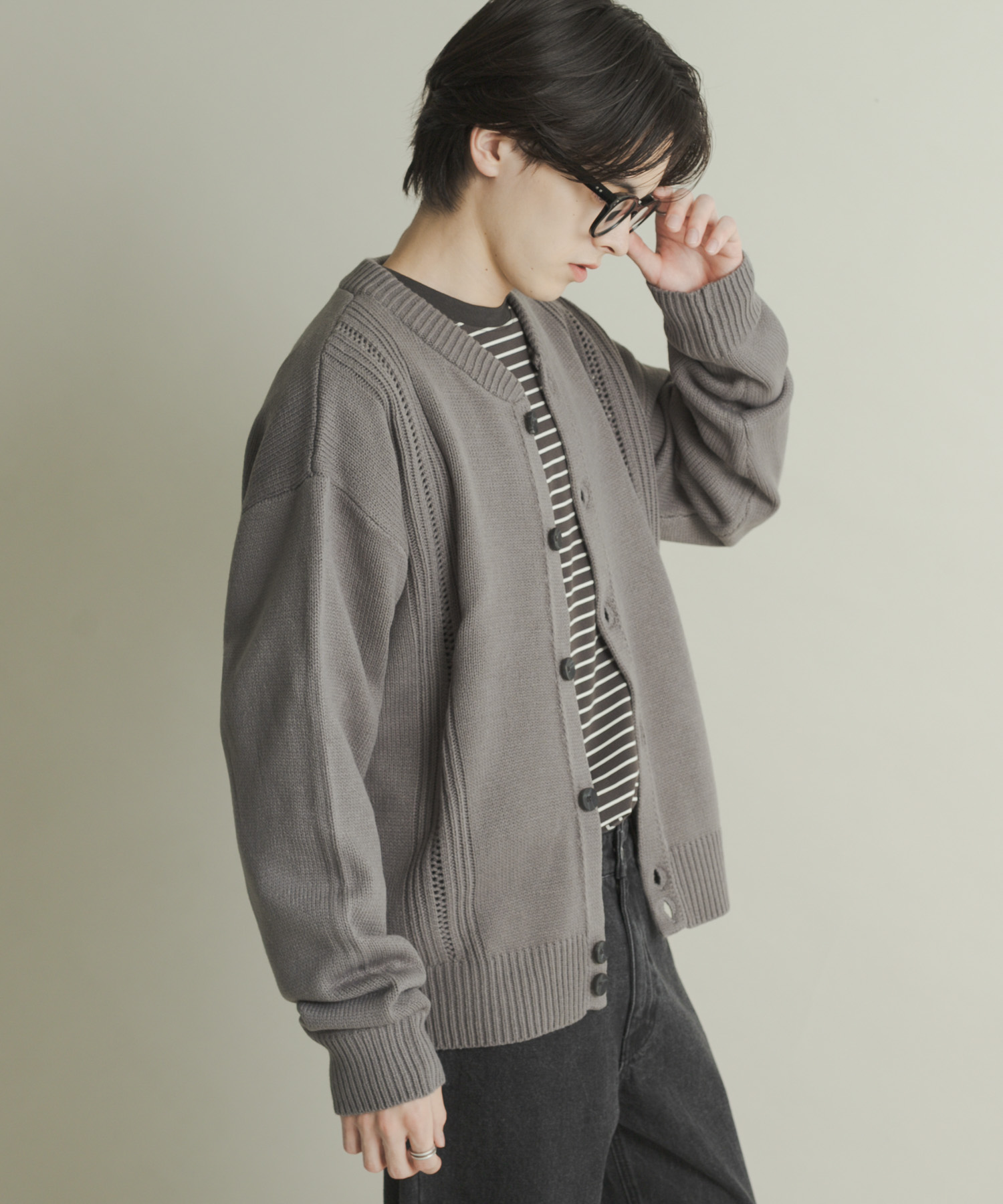 GRAY
