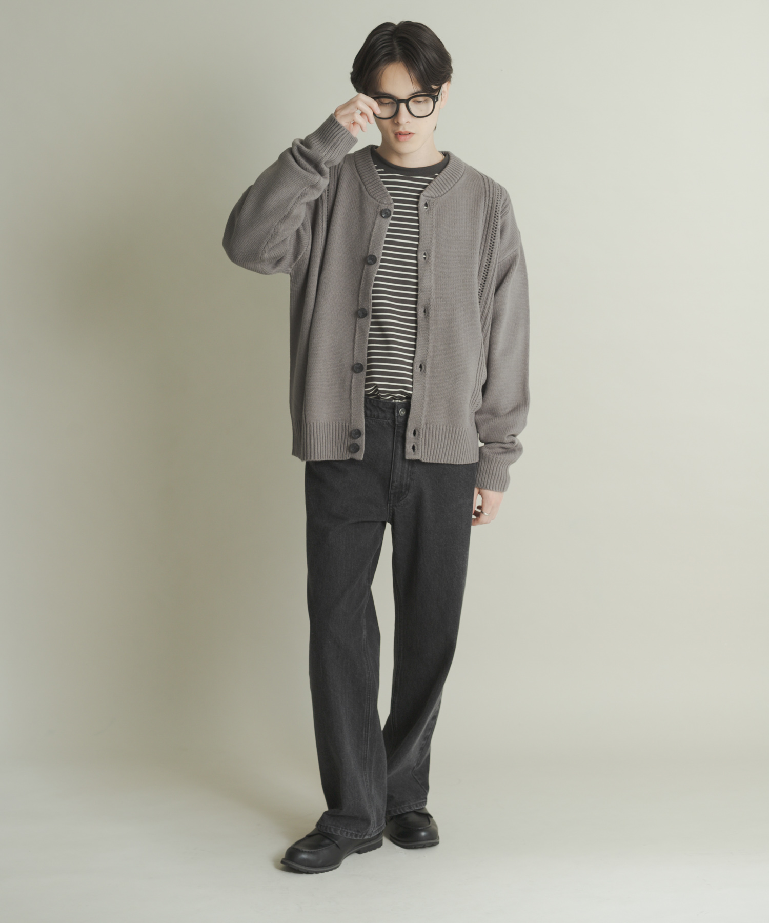 GRAY