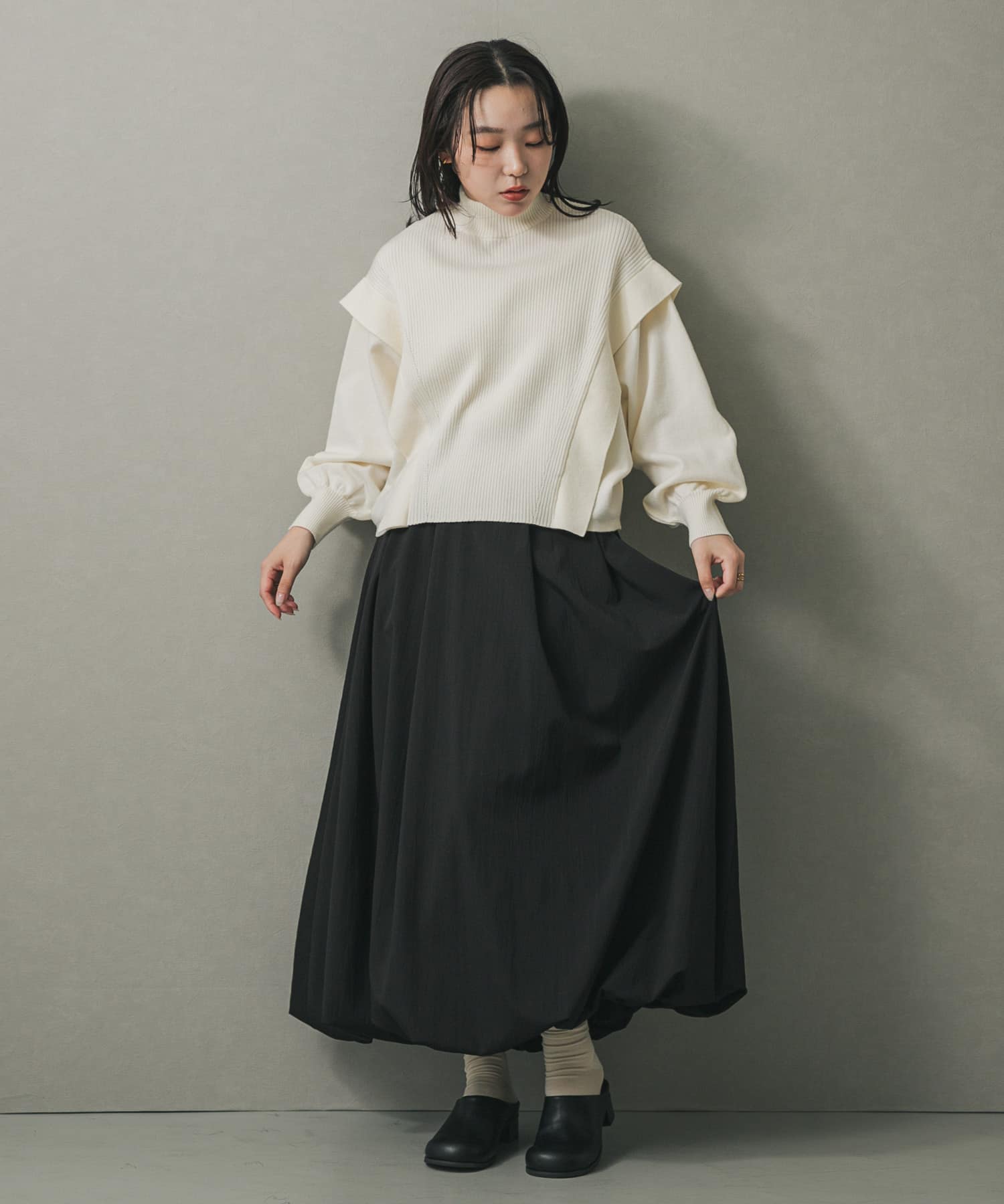 OFF WHITE