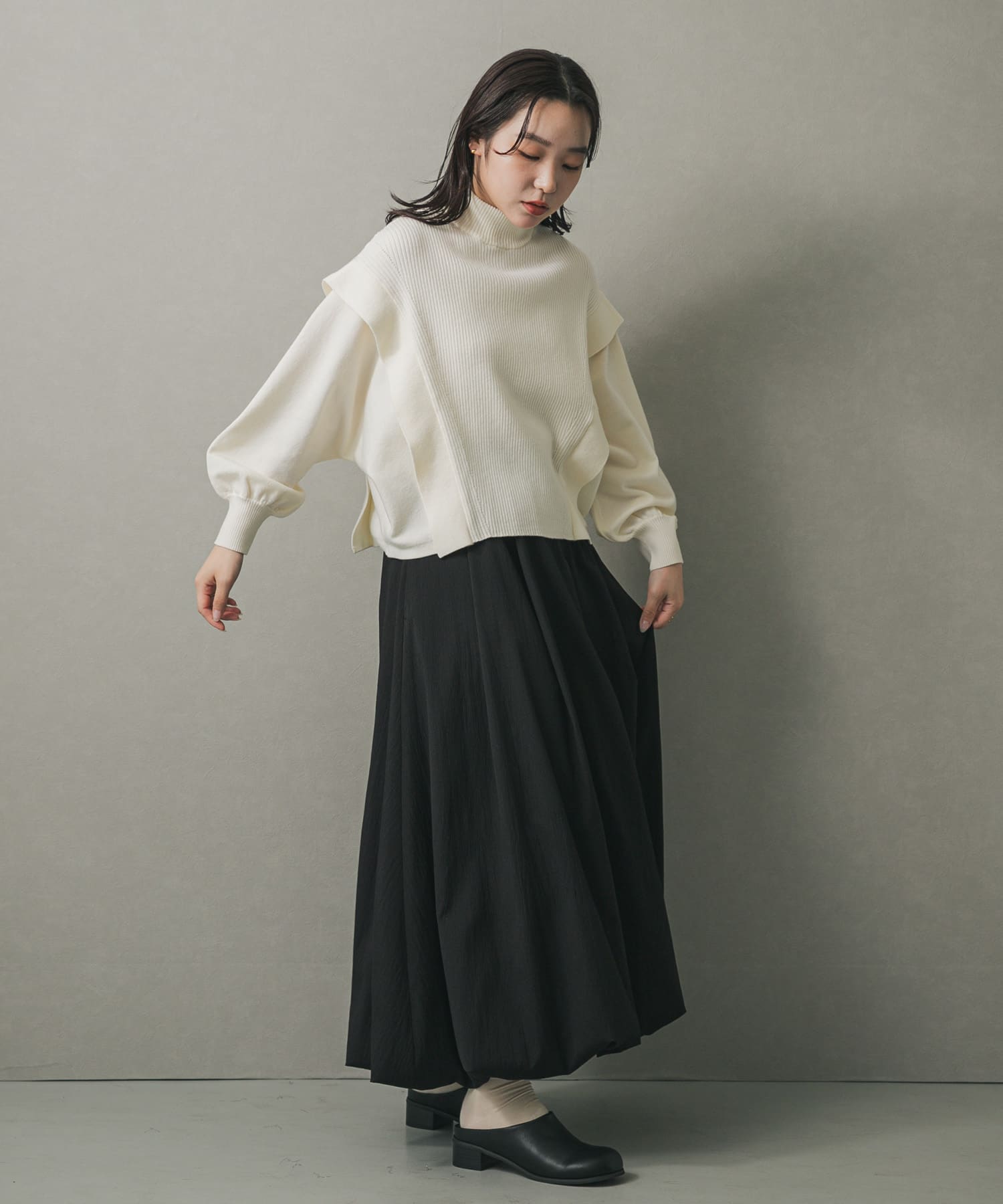 OFF WHITE