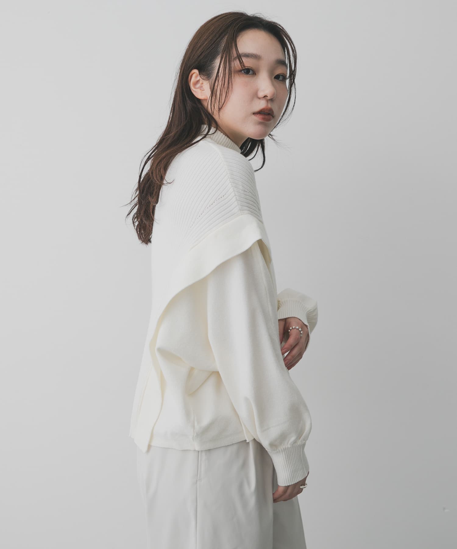 OFF WHITE