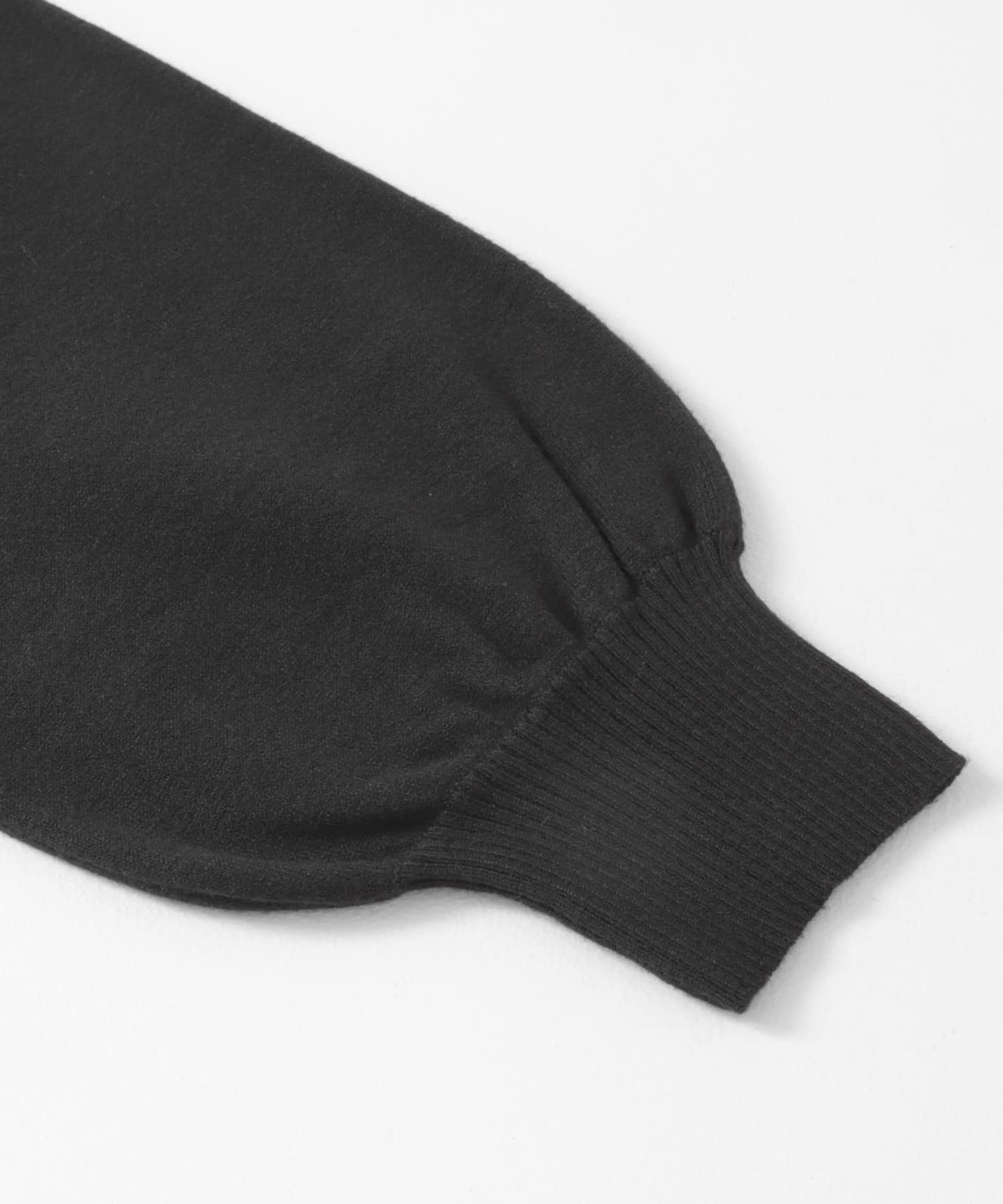 『一部WEB限定カラー』ストレッチショルダータックセーター BLACK one