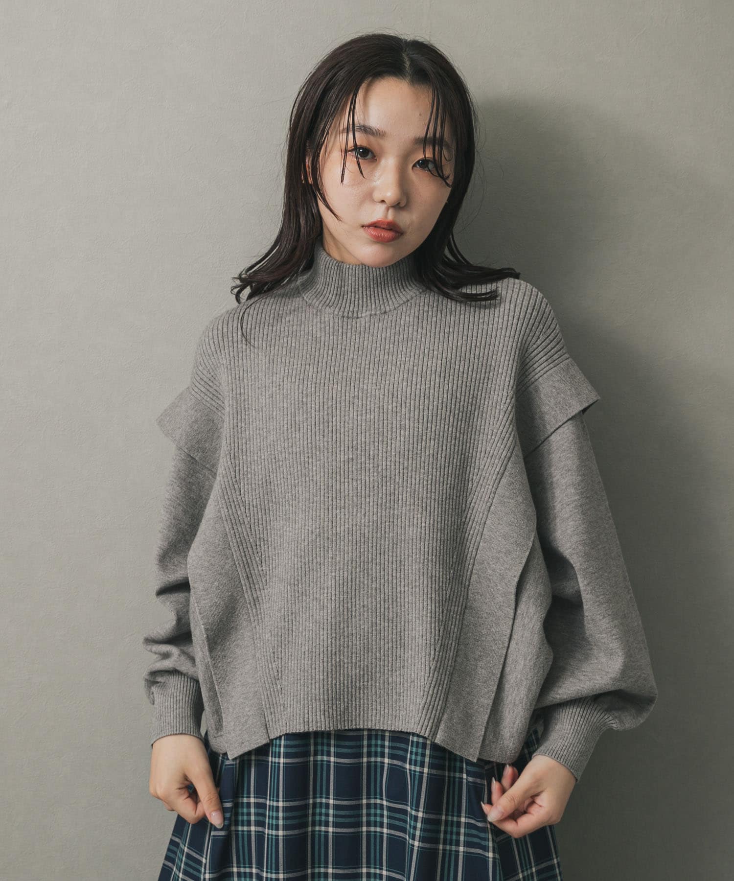 GRAY