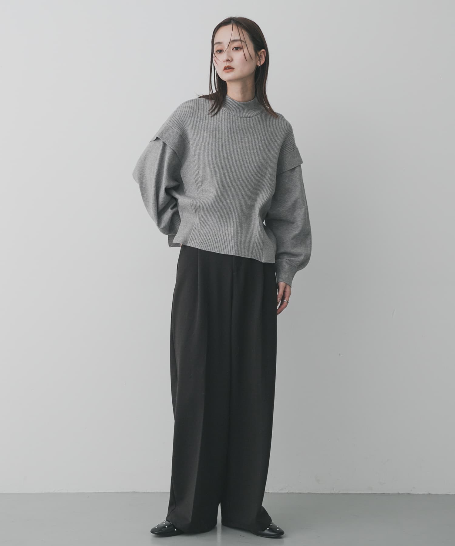 GRAY