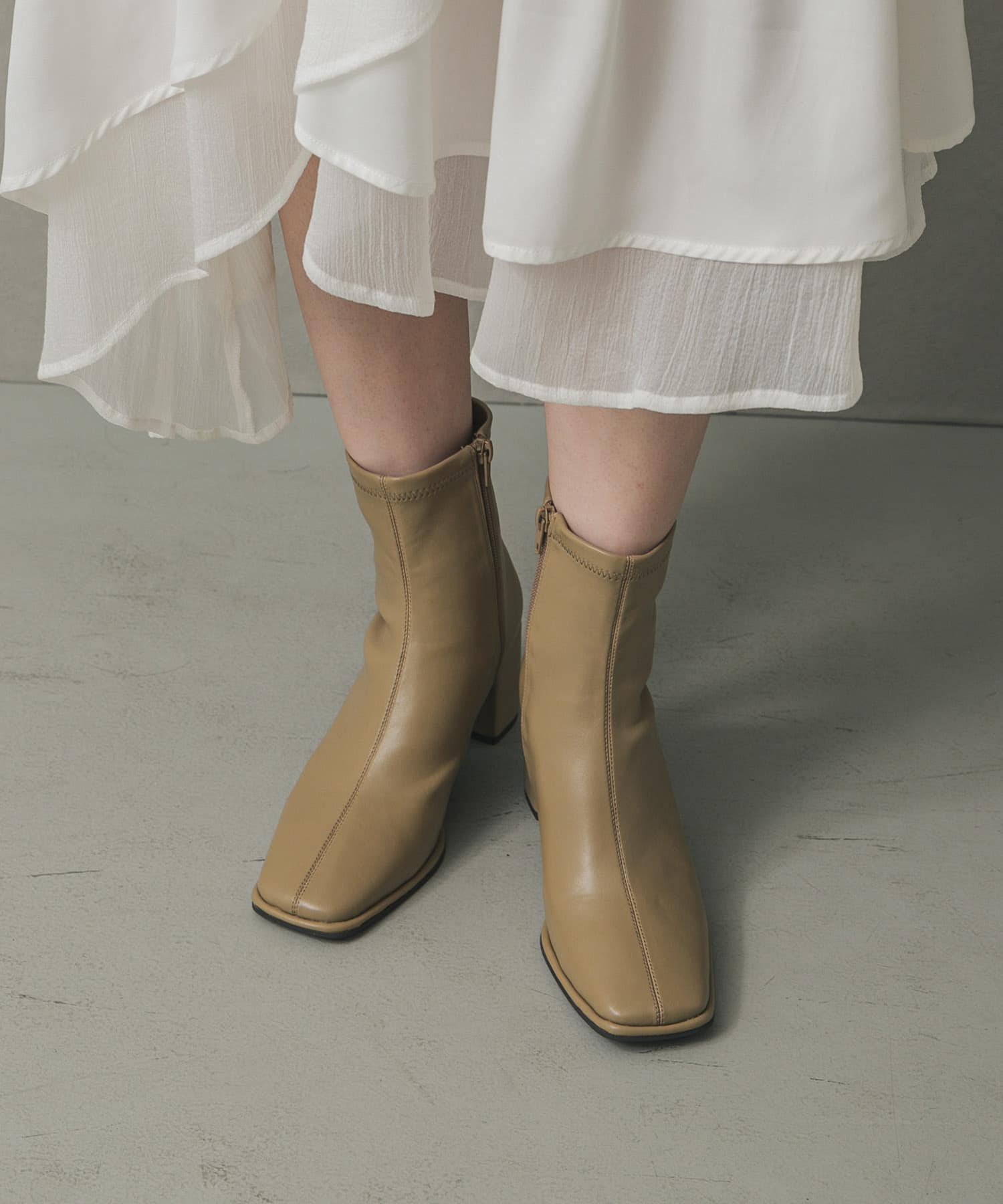 スクエアトウセンターシームストレッチブーツ BEIGE S