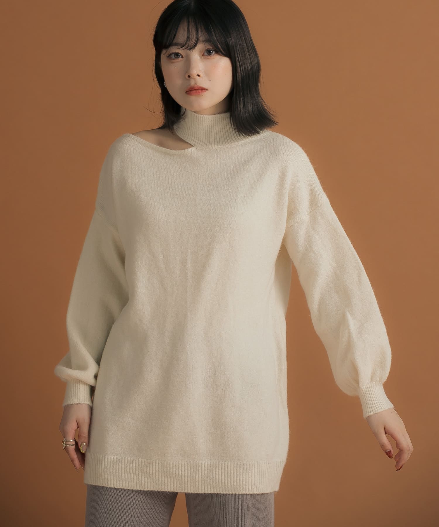 OFF WHITE
