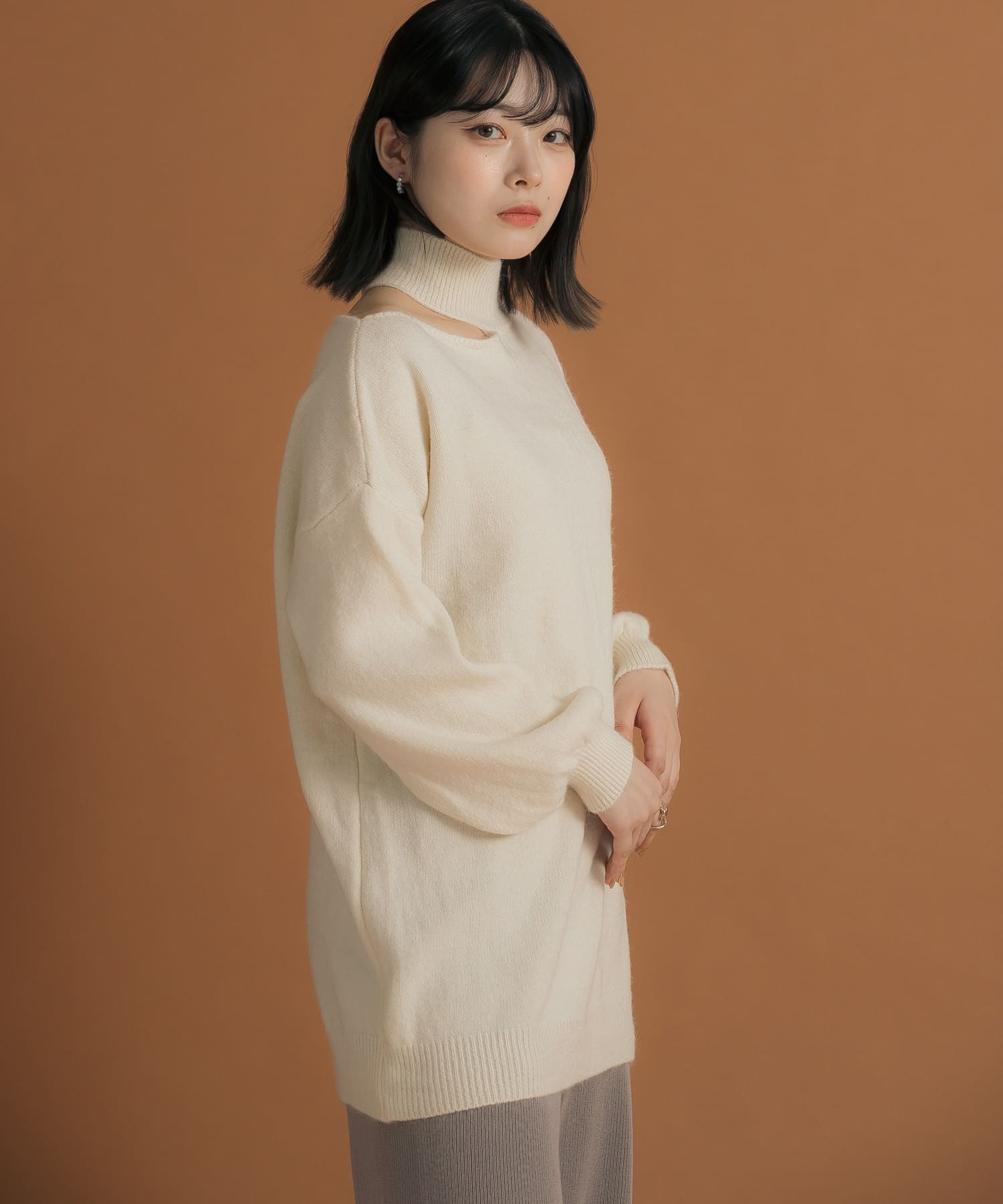 OFF WHITE