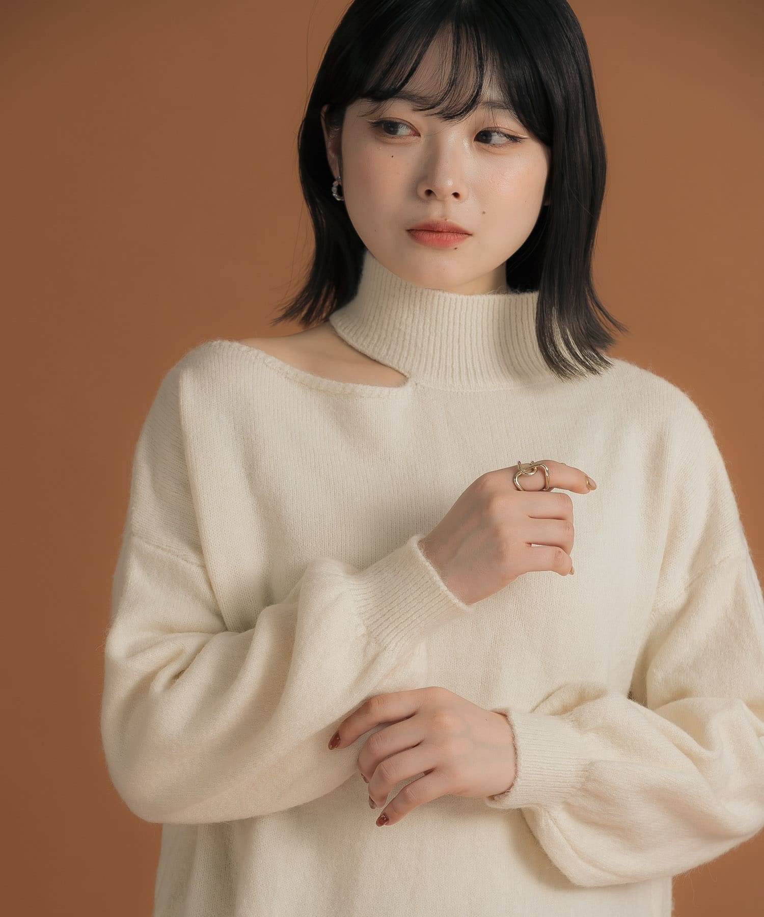 OFF WHITE