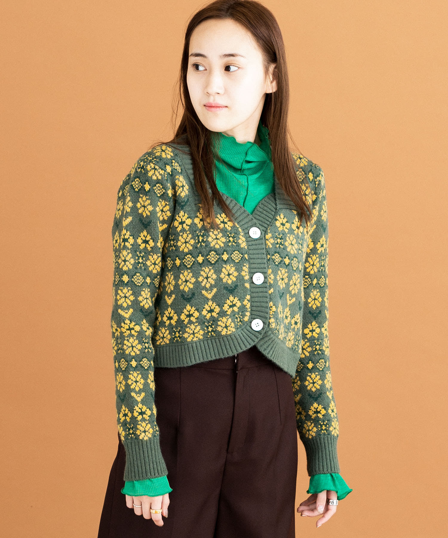 GREEN