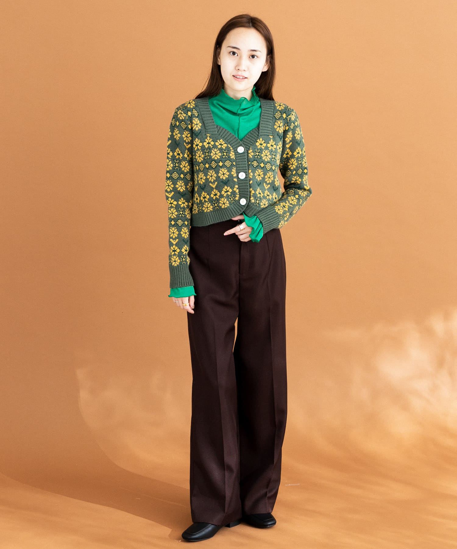GREEN